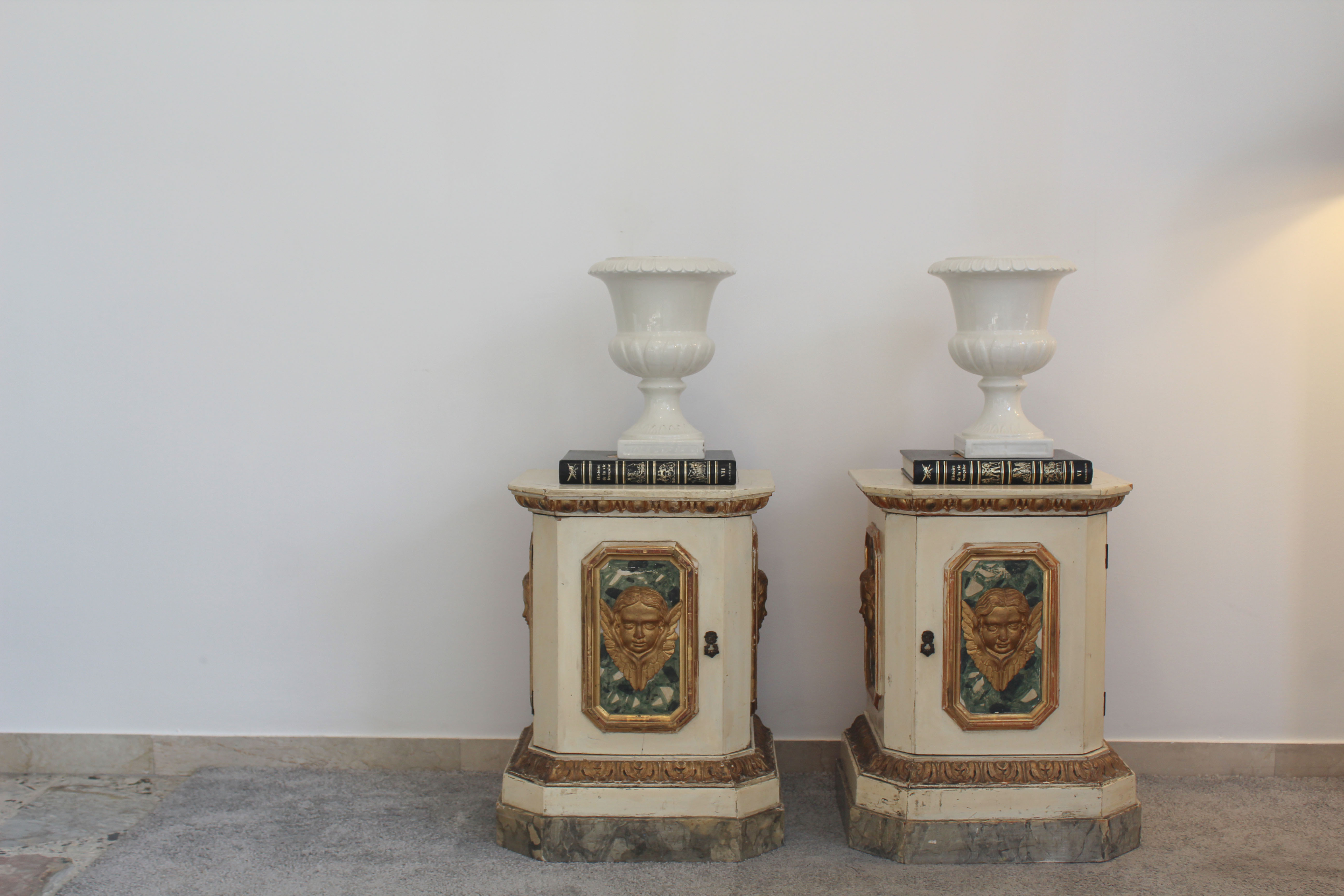 Pair of Capuani Este Vases in white lacquered ceramic, Italy '900