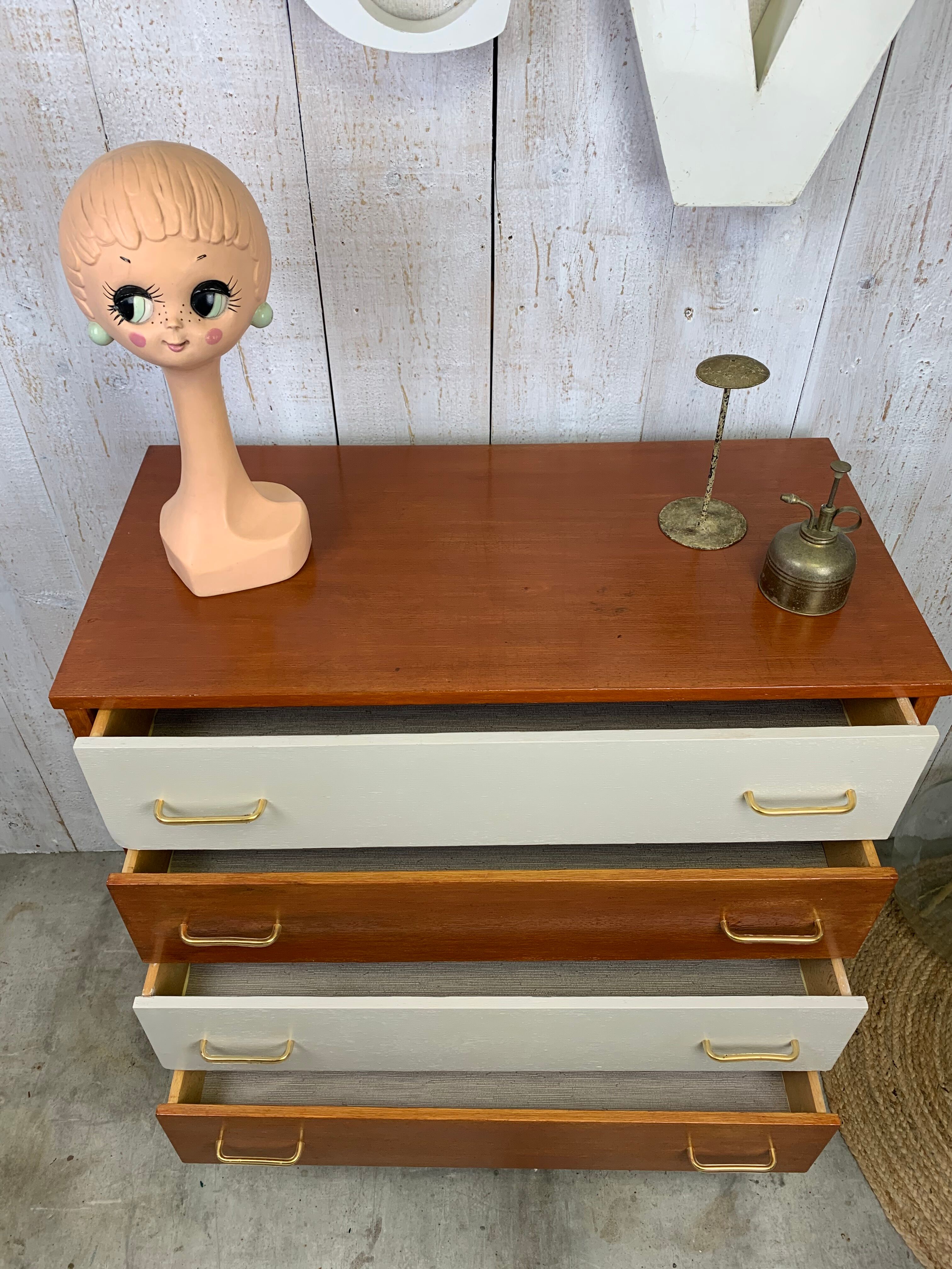 Vintage dresser
