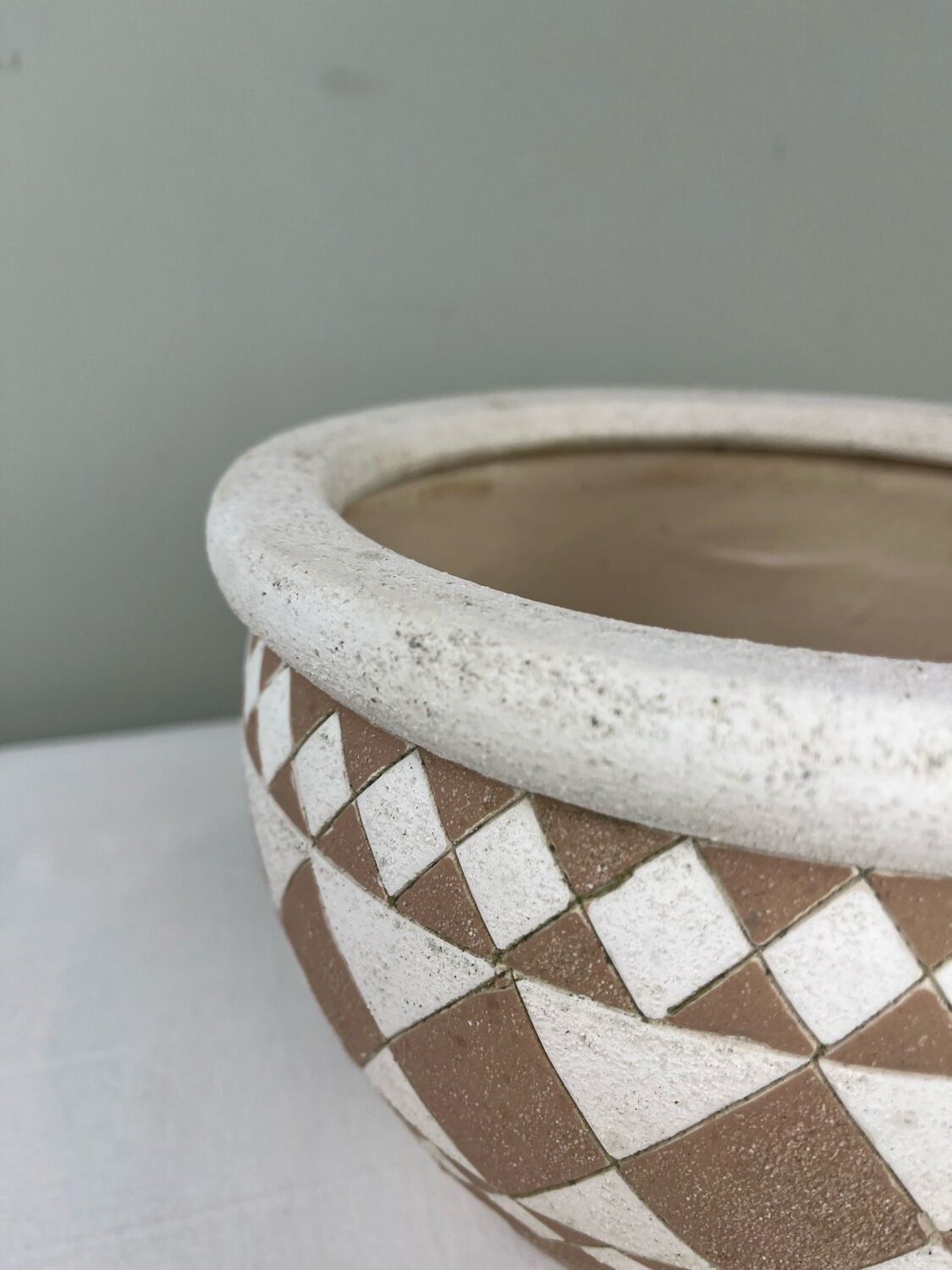 Cache pot vintage graphique