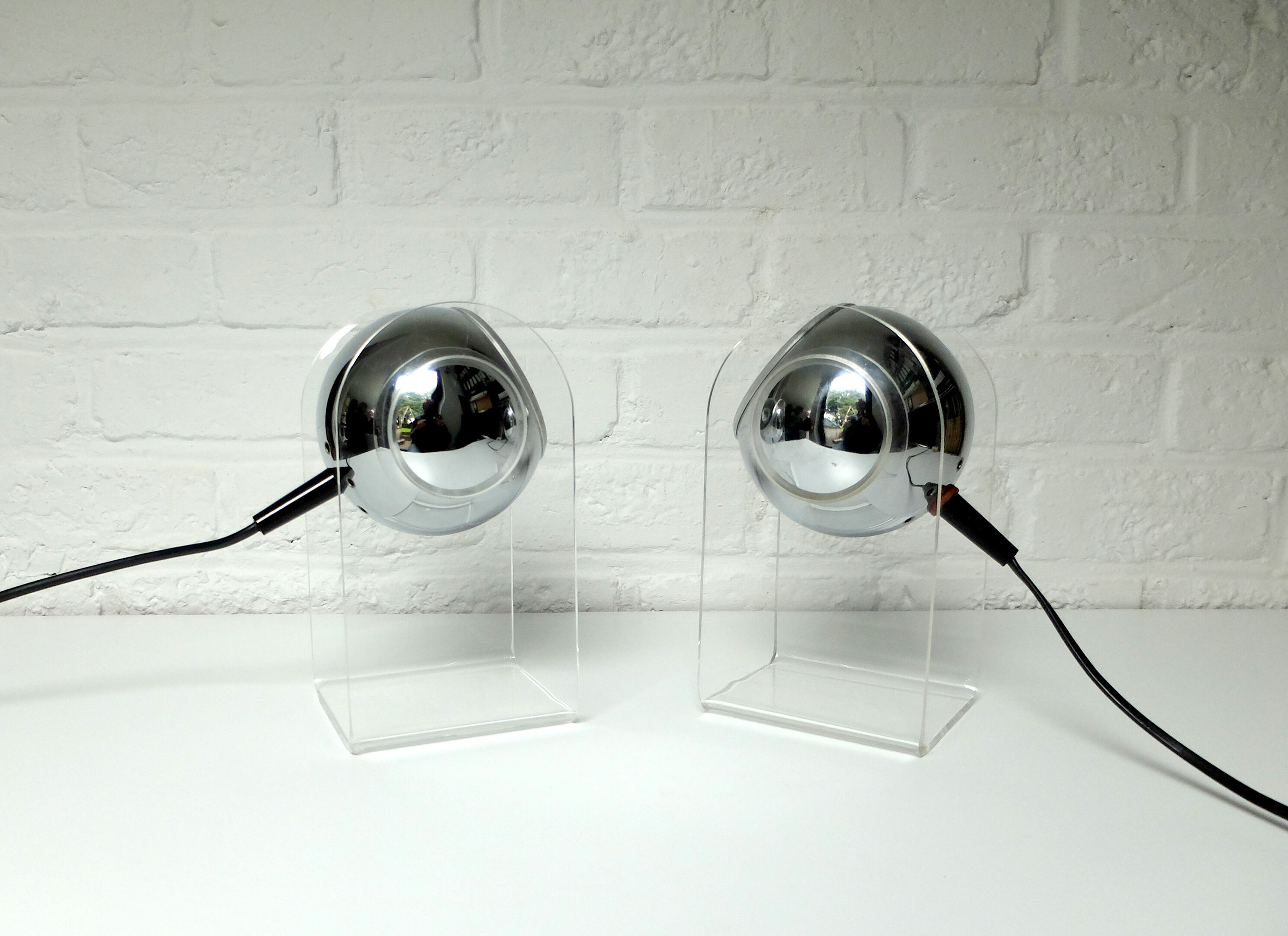 Space Age  sphere plexiglass table lamps pair, 1960-70s