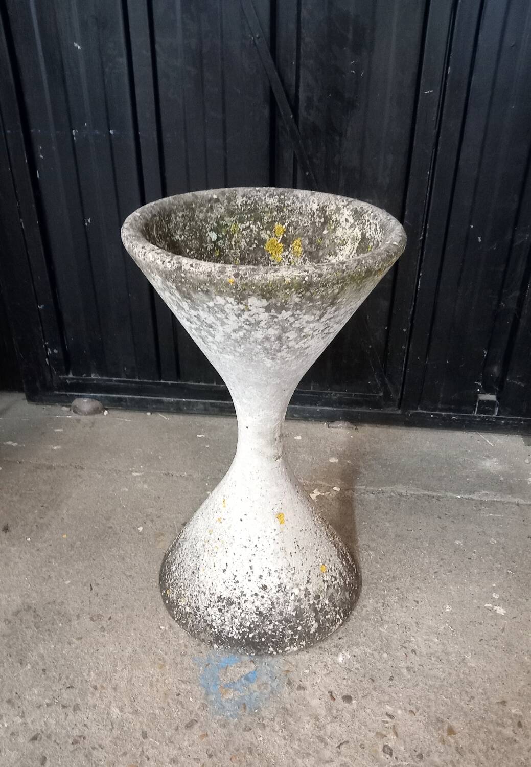 Diabolo planter Éternit design Anton Bee