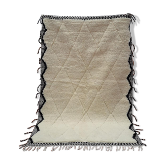 Moroccan Berber carpet beni Ouarain zanafi white and black diamonds 160x250cm