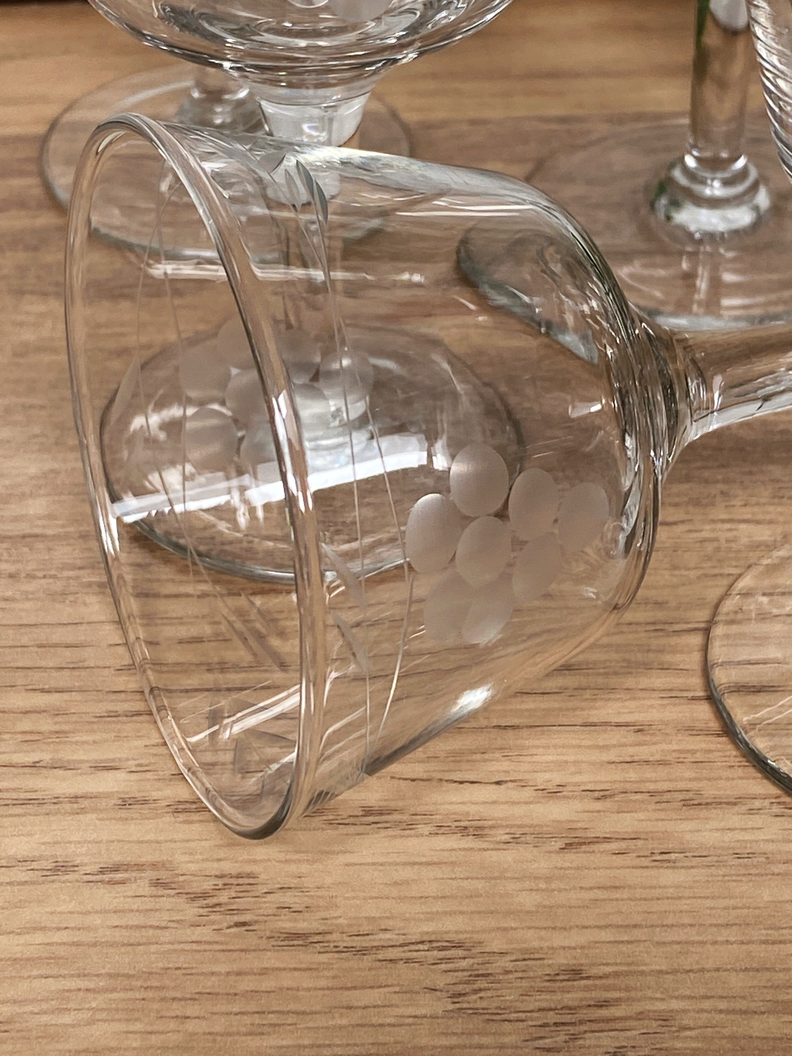 Set of 6 wine glasses in cut glass