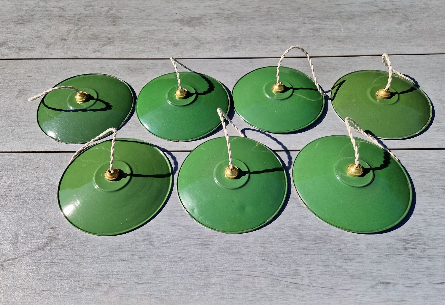 Industrial suspension in green enamelled sheet metal (7 available)