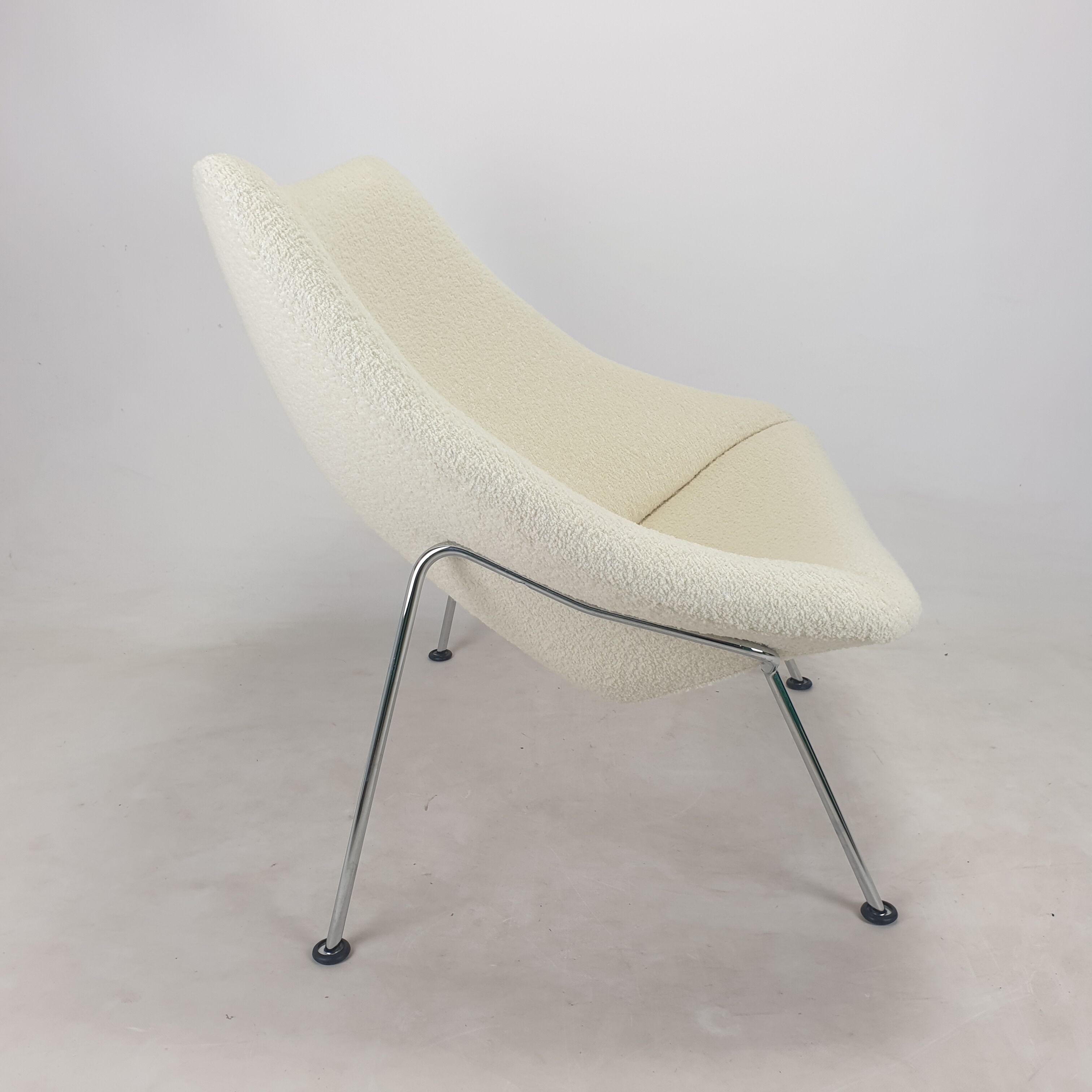 Oyster chairs by Pierre Paulin for Artifort, 1980's