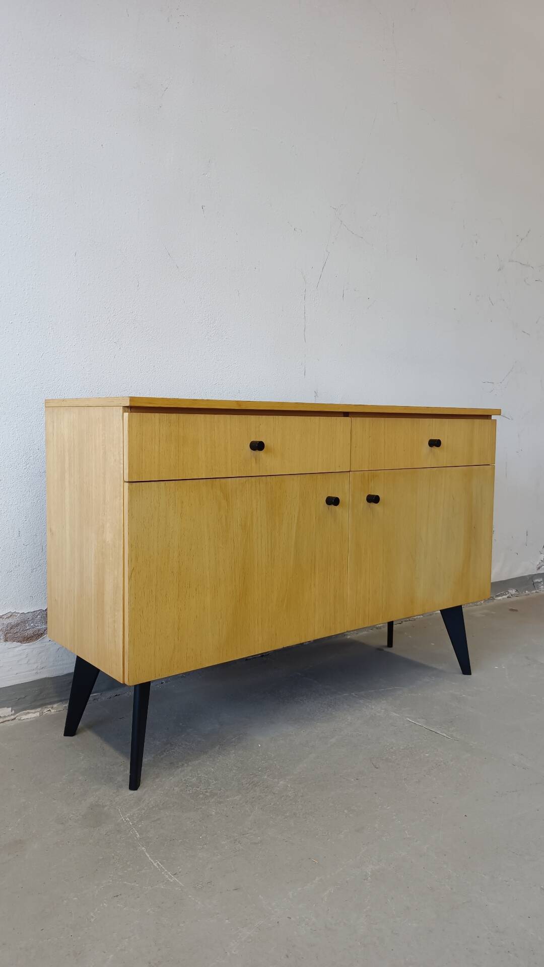 Clear buffet with 2 doors