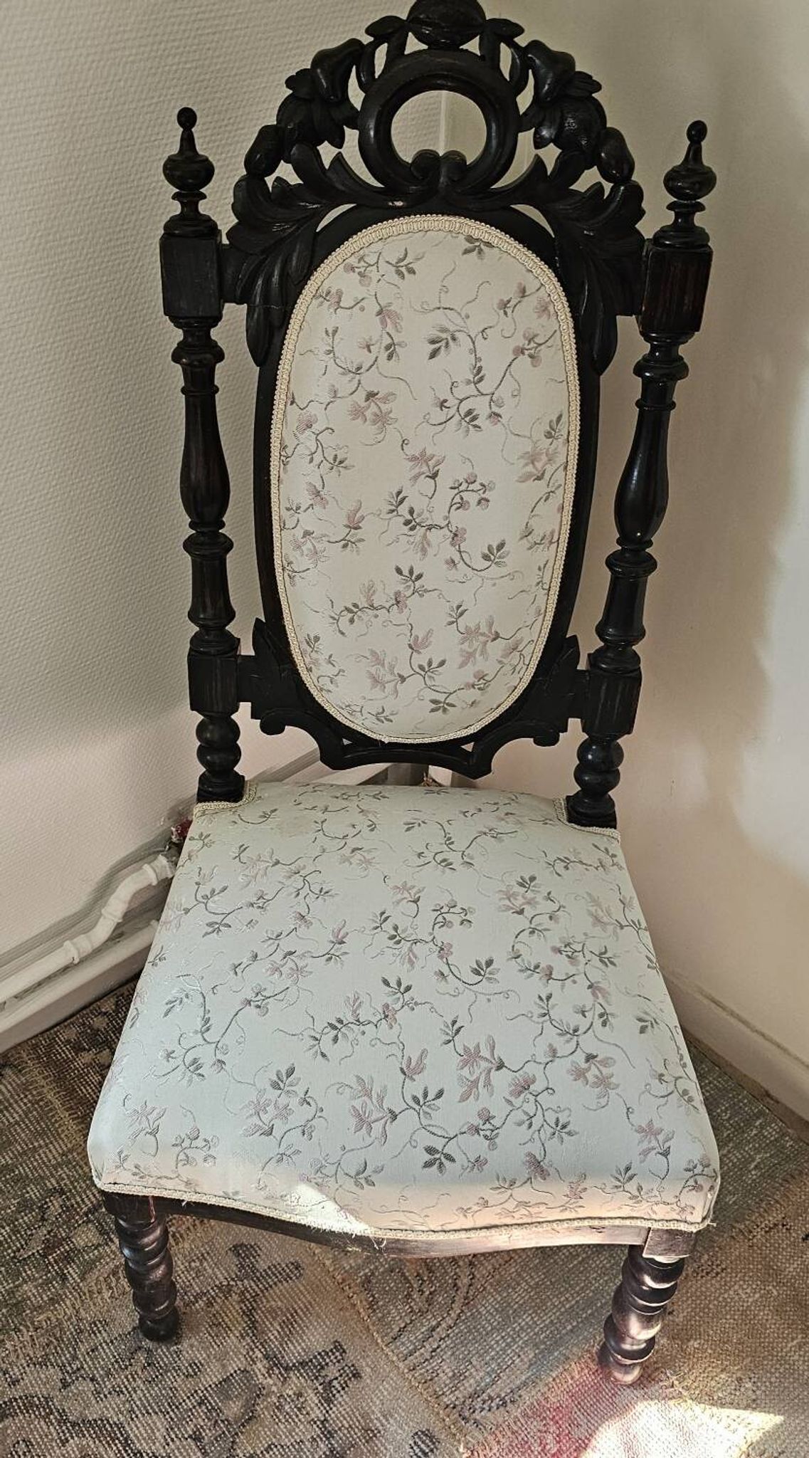 Chaise ancienne dite " de nourrice "