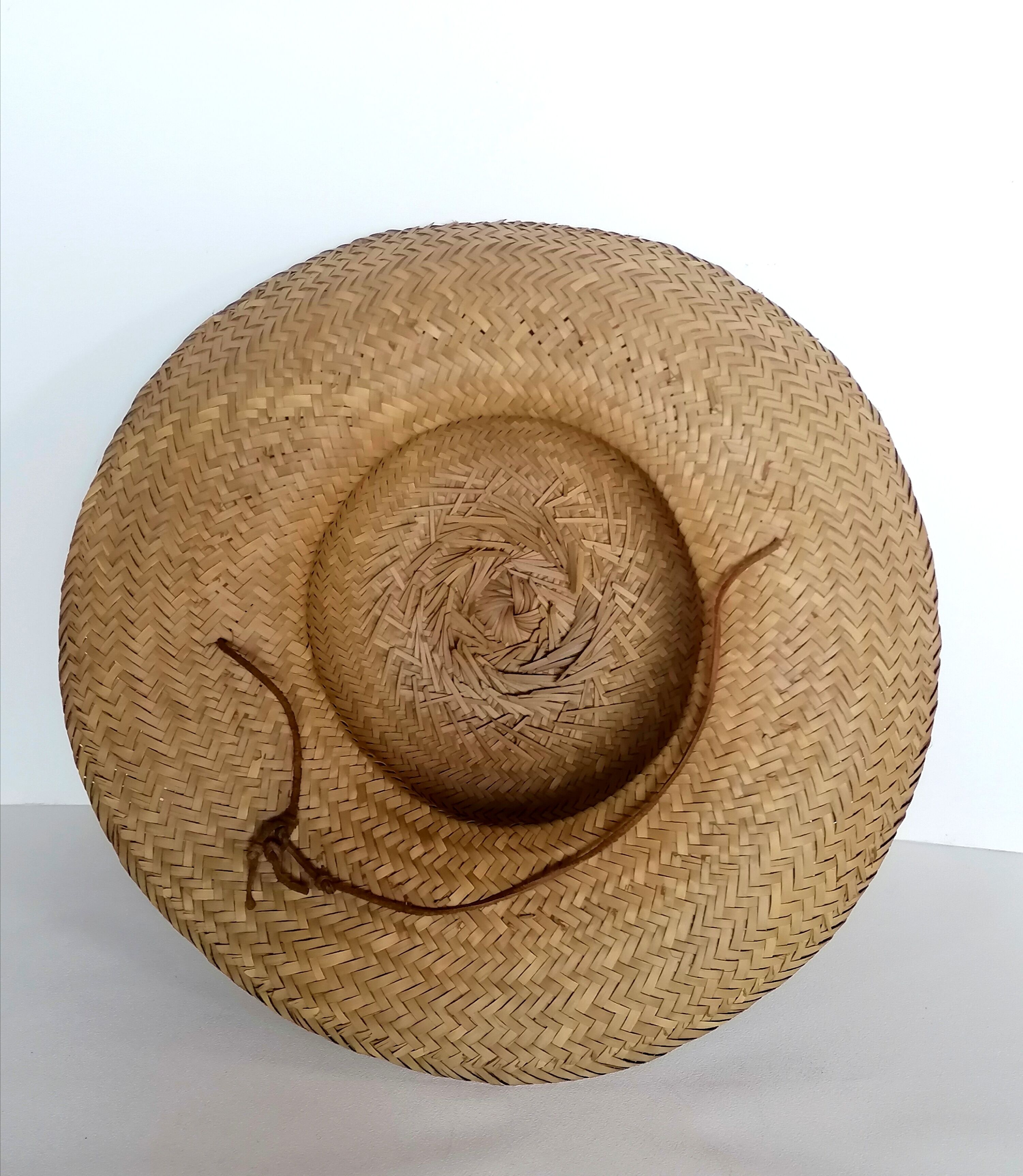 Hat natural braided fibers