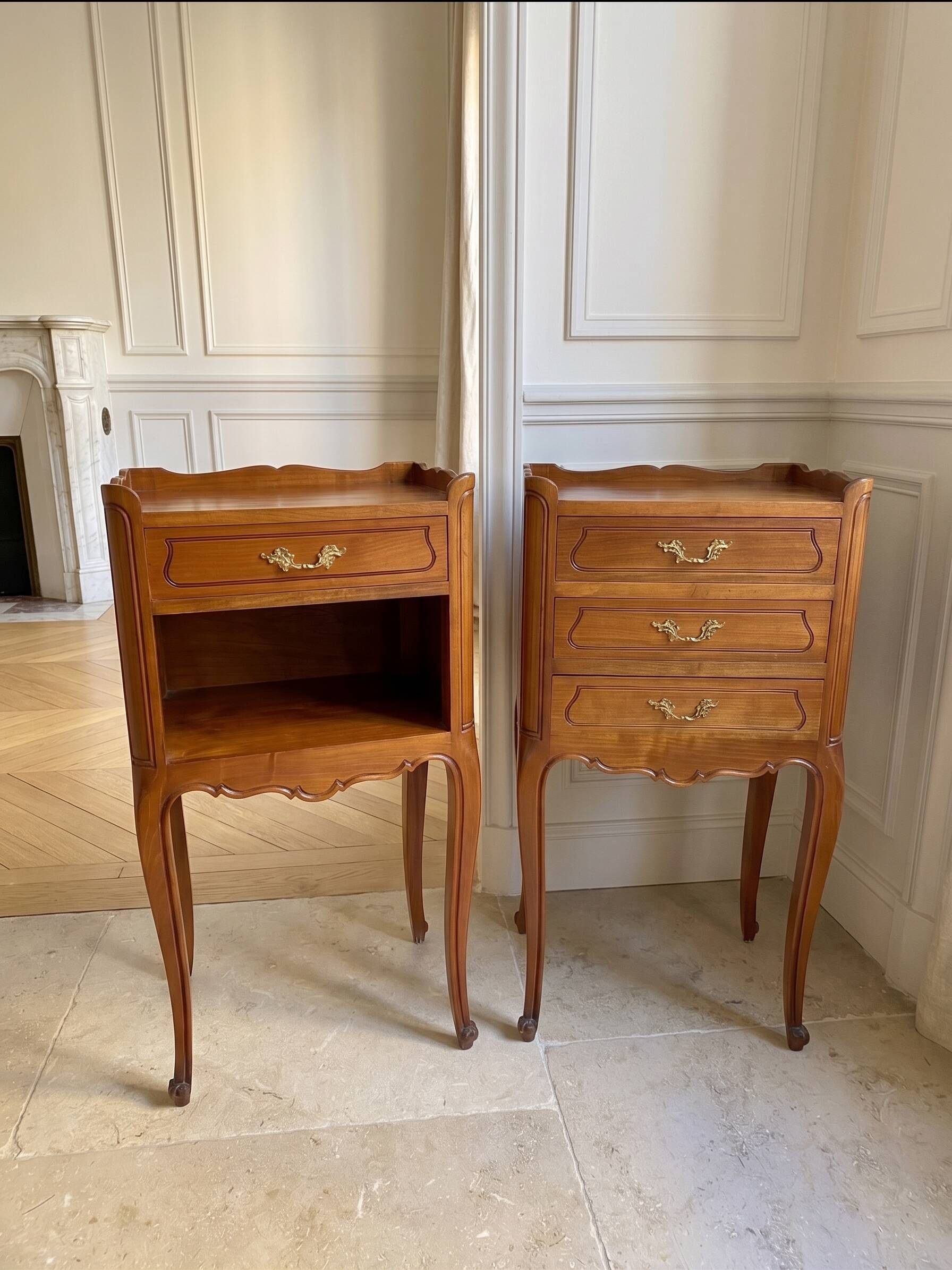 Paire de chevets louis xv en merisier