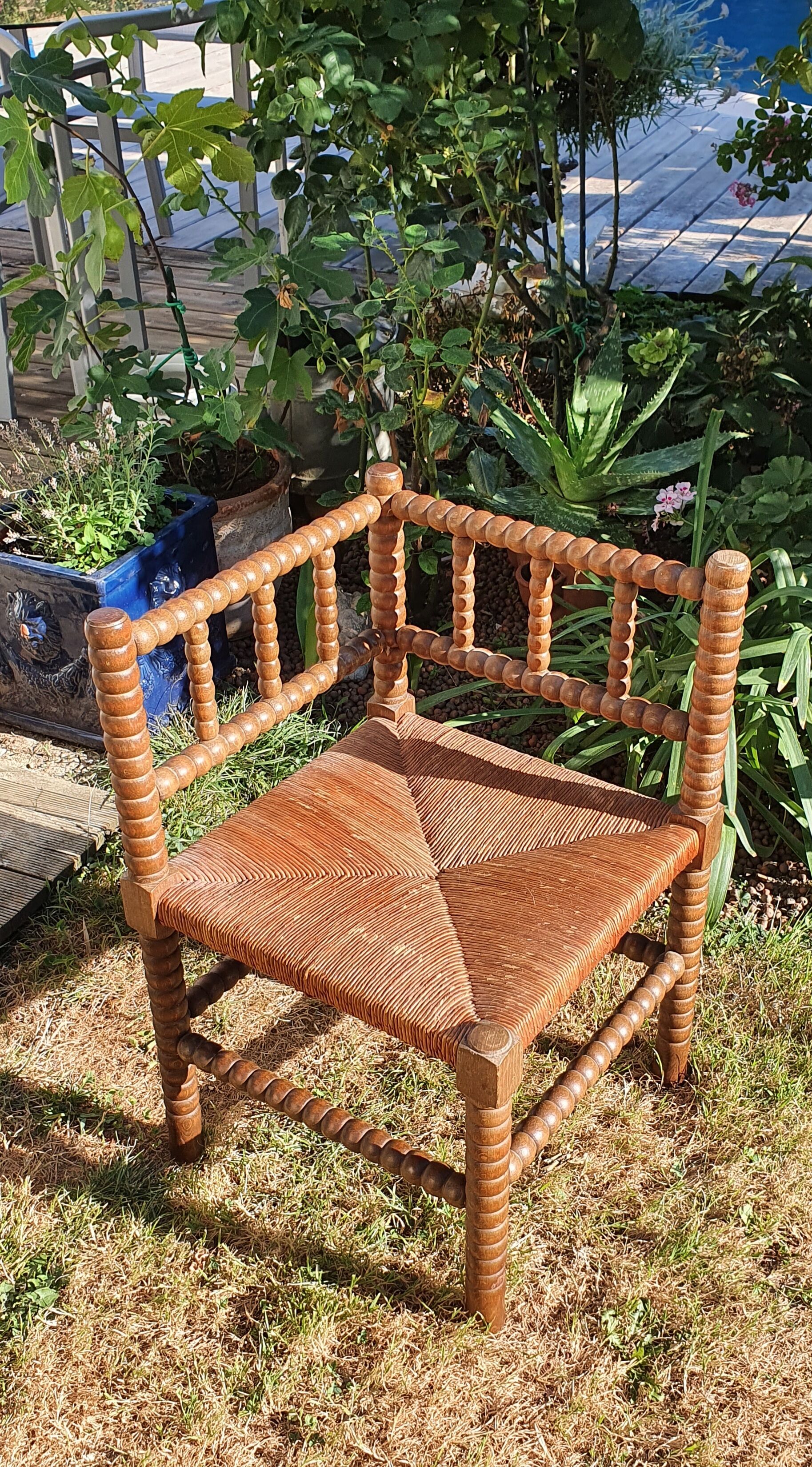 Corner chair