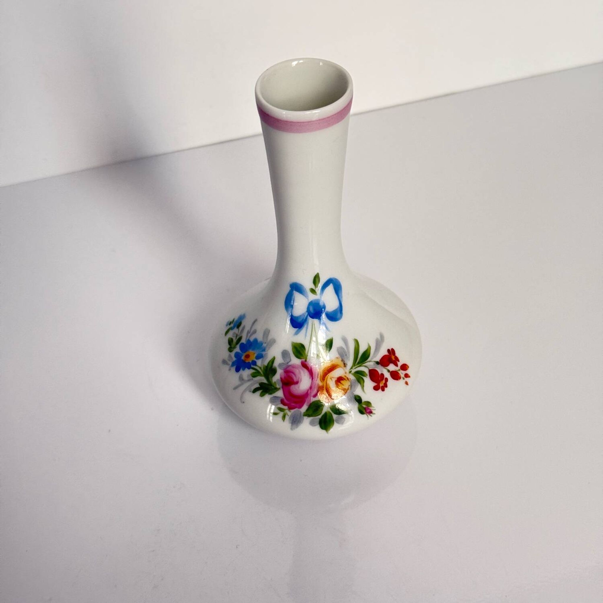 Soliflore en porcelaine de Limoges peint à la main | Ruban/Nœud