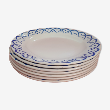 8 assiettes fond blanc, décor bleu: motif la bouboule. digouin, sarreguemines.