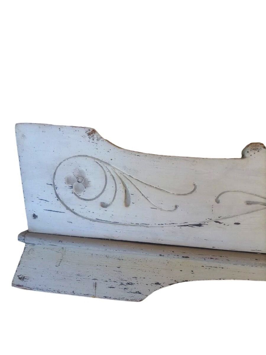 Antique painted wooden jardinière in the Liberty style, shaped and engraved.