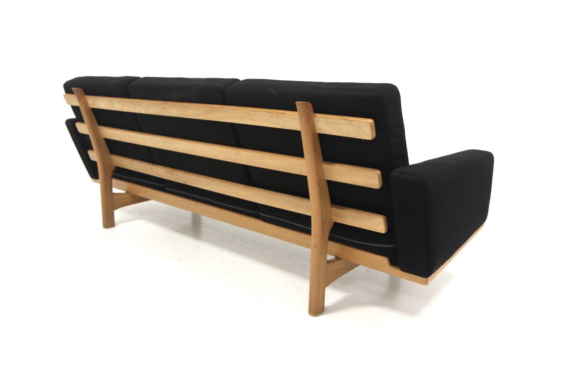 Scandinavian sofa "GE-236", Hans J. Wegner, Getama, Denmark, 1960