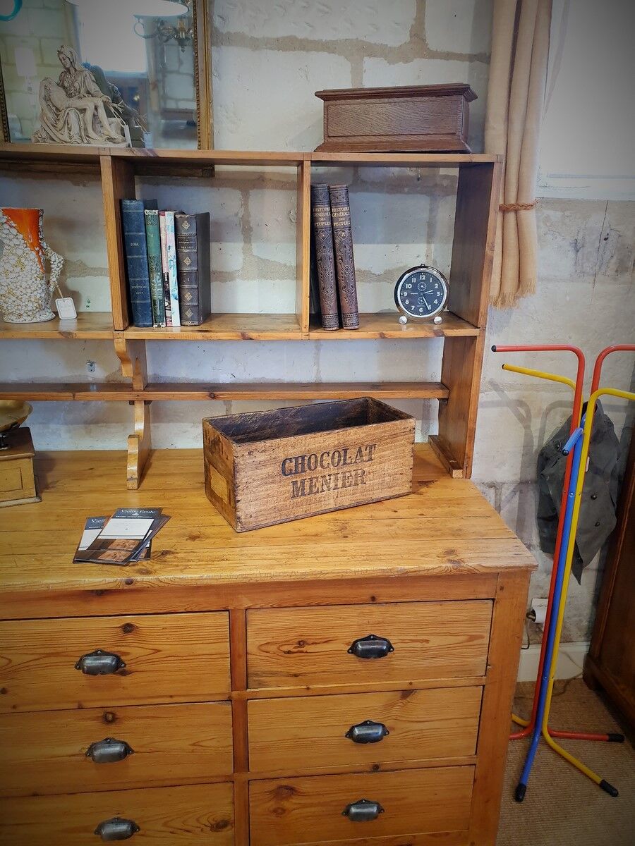 Ancient menier chocolate box