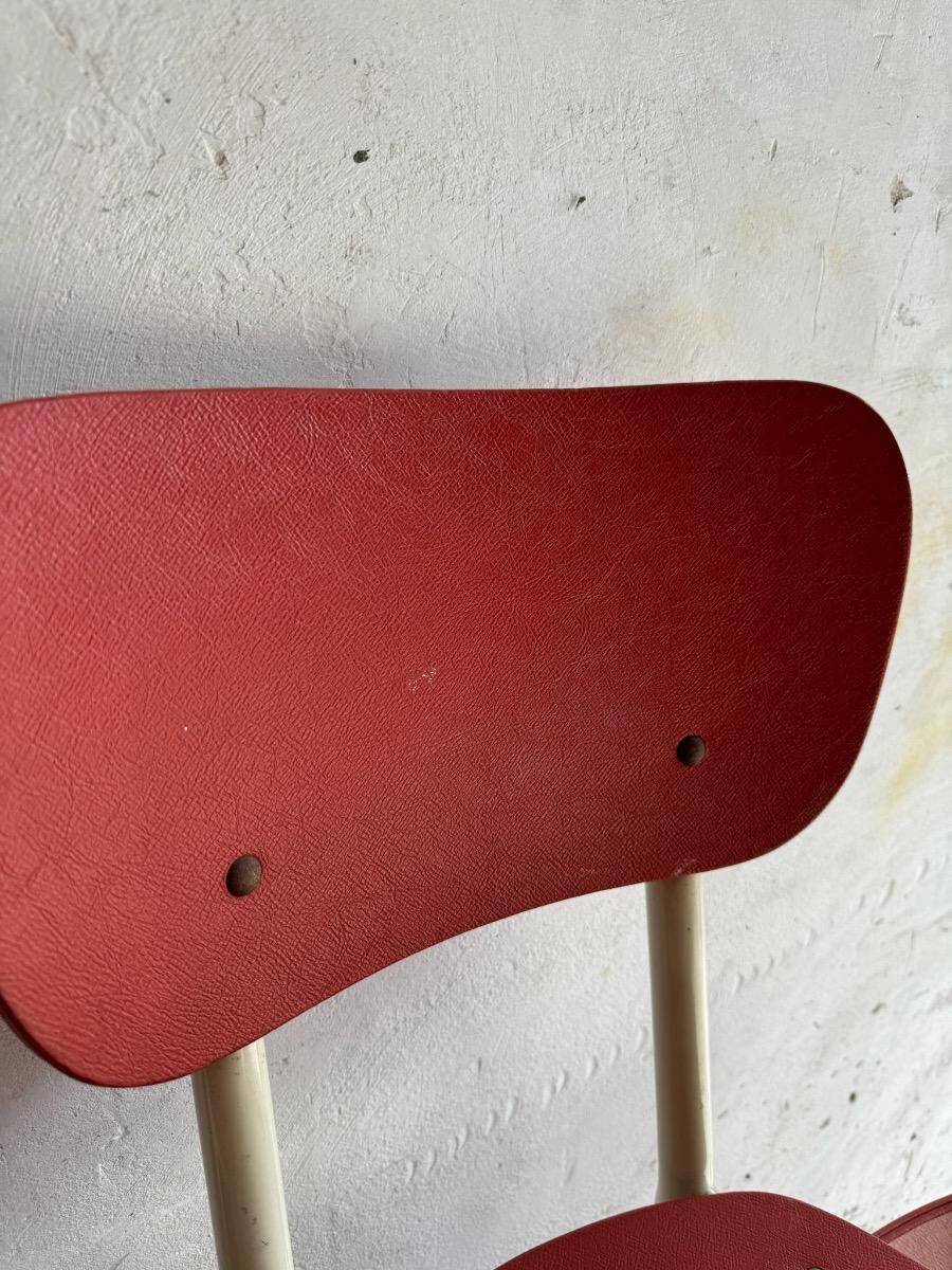 Set de 5 chaises Brabantia en contreplaqué laqué rouge et métal crème, design néerlandais des années 1960.