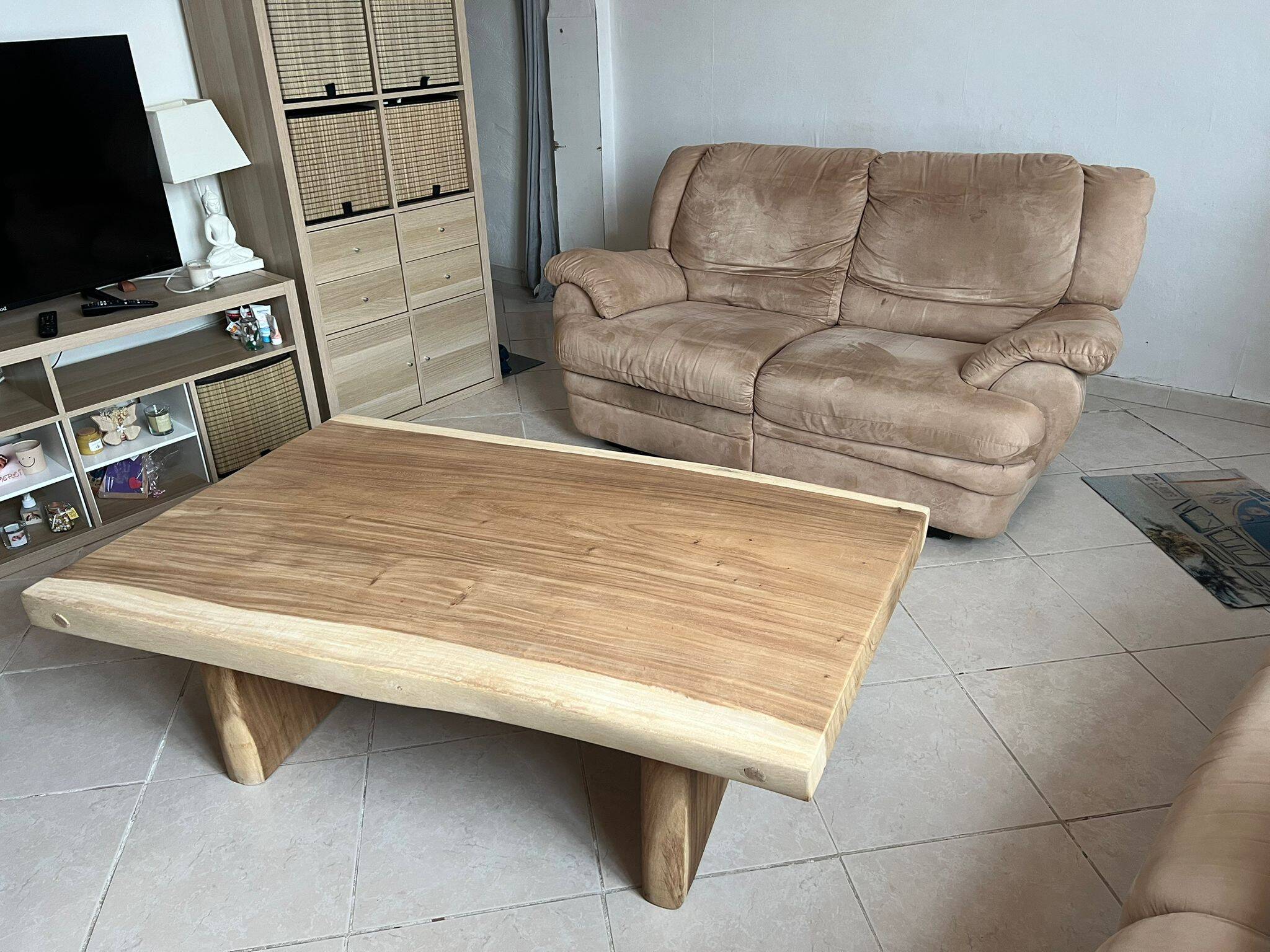 Solid oak coffee table – unique handcrafted piece (Ventura)