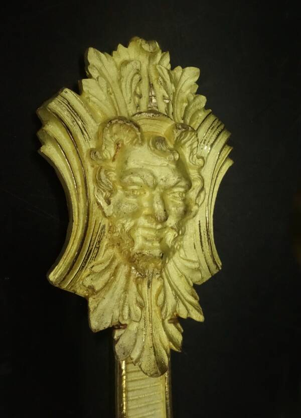 Pair of tiebacks with Bacchus heads in Louis XVI style from the 19th century - bronze