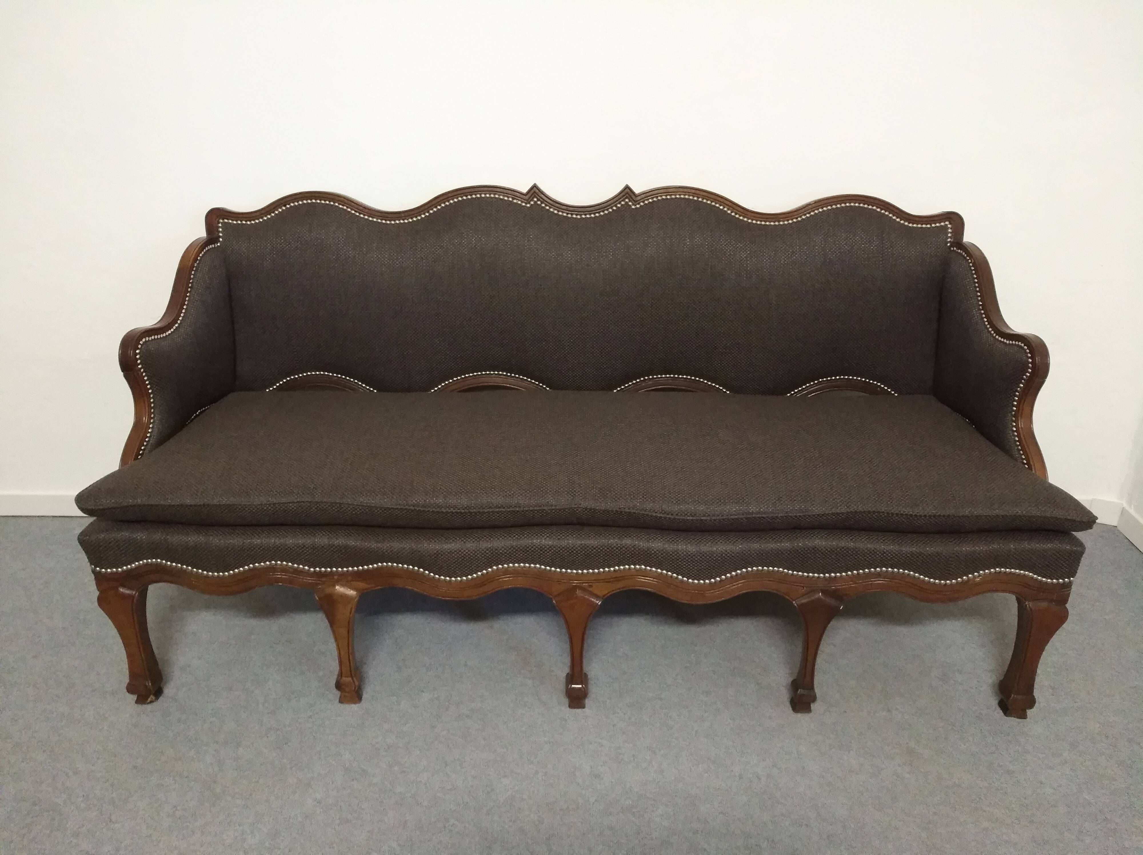Regency period oak sofa from the early 18th century