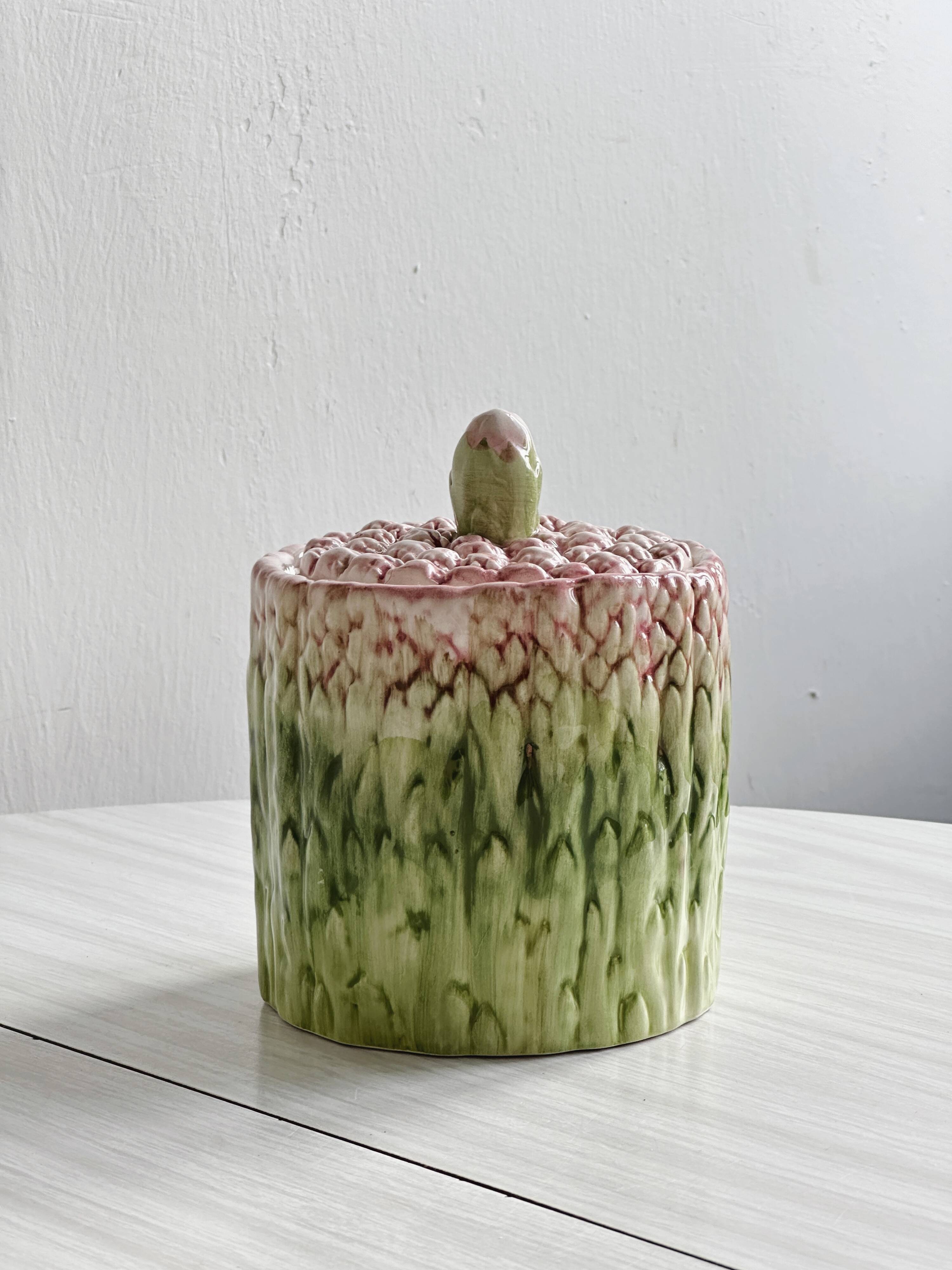 Asparagus slushy condiment pot.