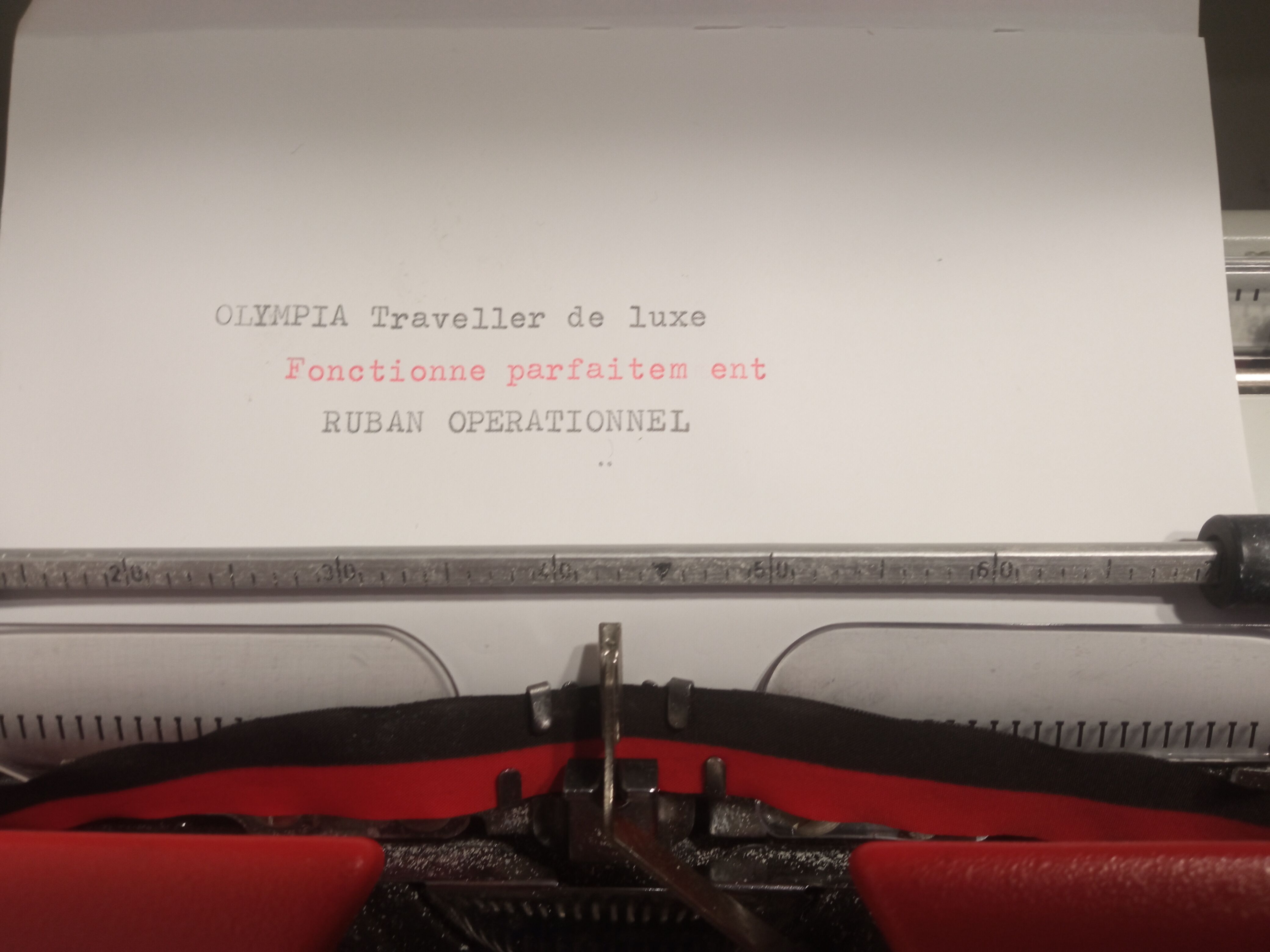 Olympia Traveller Luxe Typewriter Vermilion Red