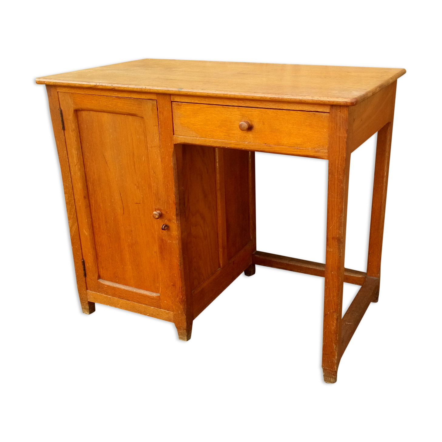 1940 in oak desk