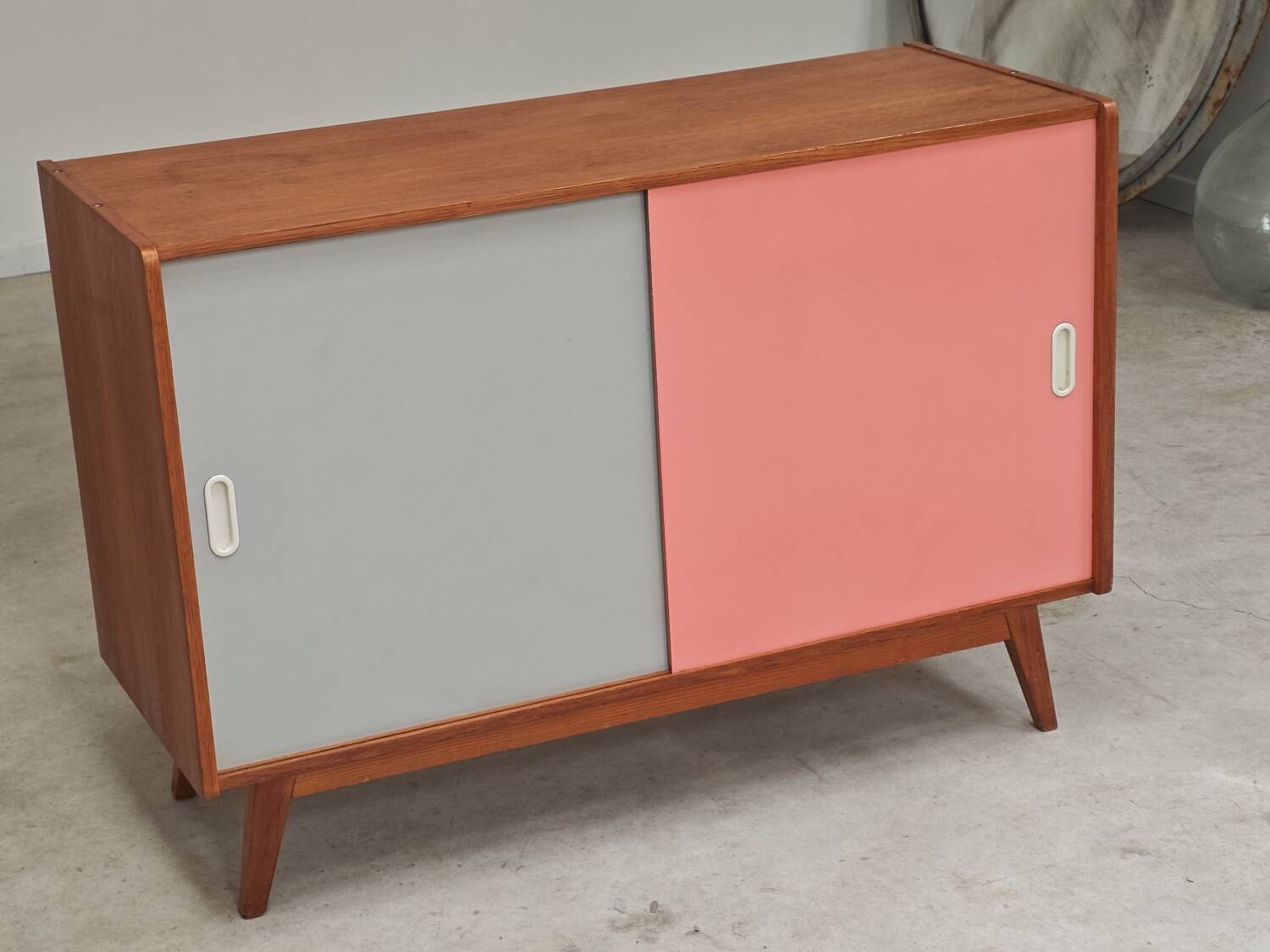 U-452 pink sideboard by Jiri Jiroutek for Interier Praha 1960