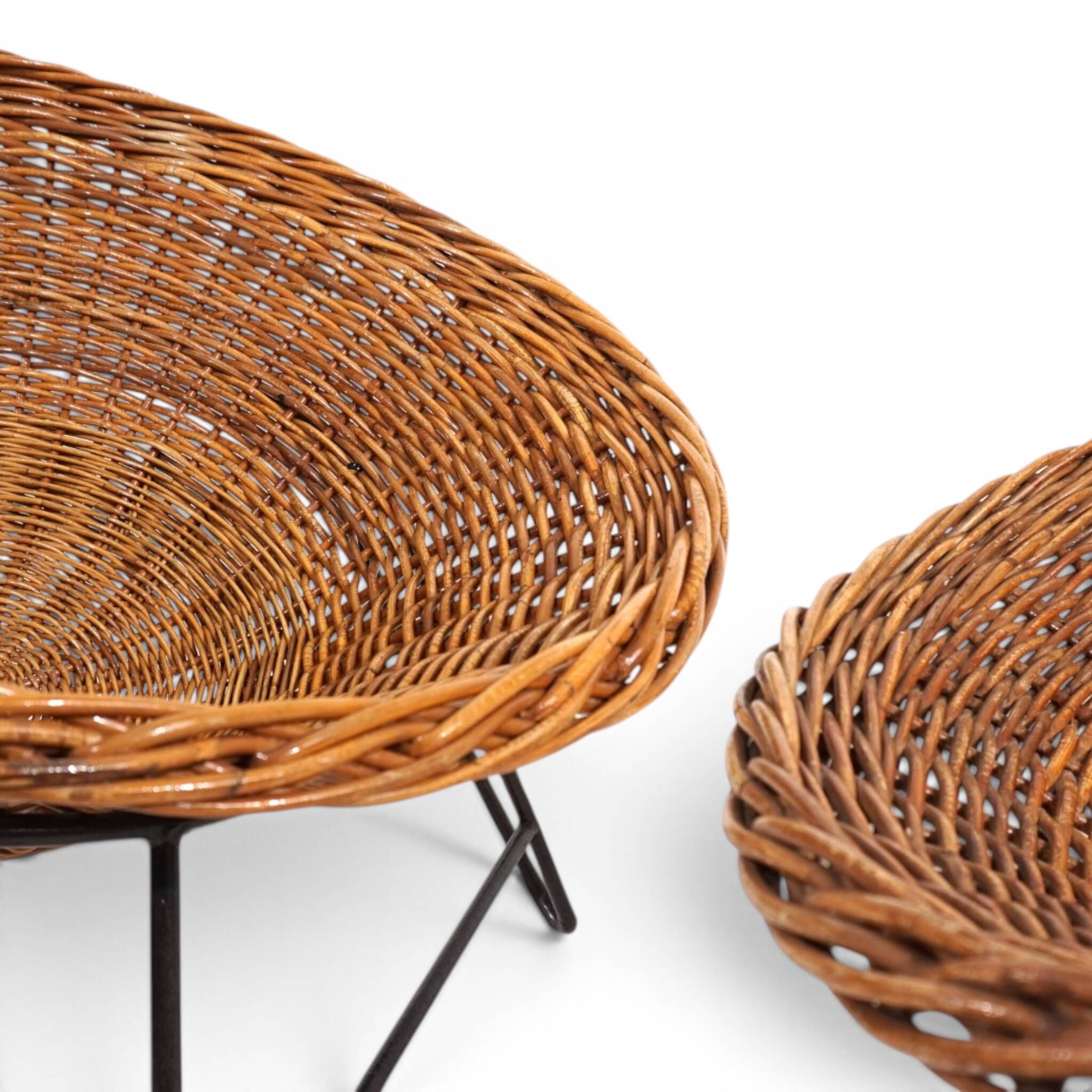Pod Chairs – Pair of Rattan/Wicker Lounge Chairs on Metal Frame, 1970