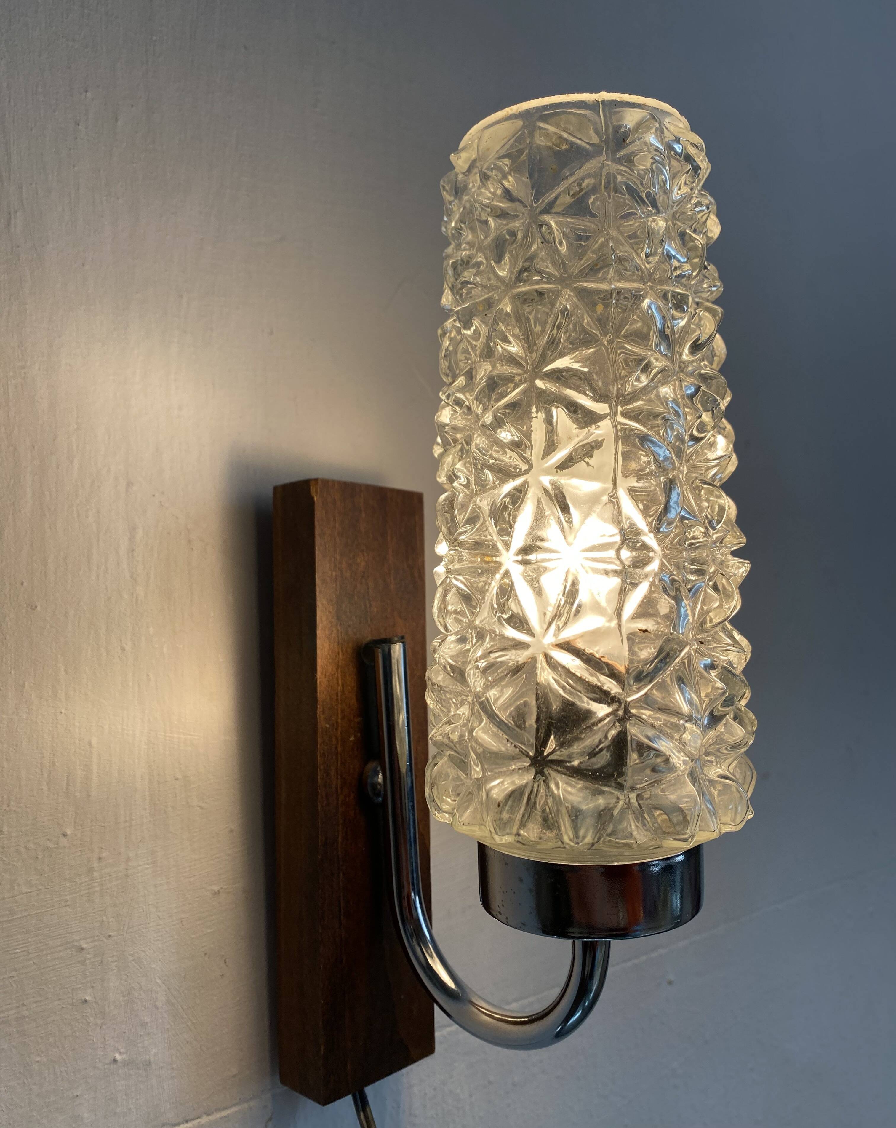 Wooden and glass wall light from the 60s-70s