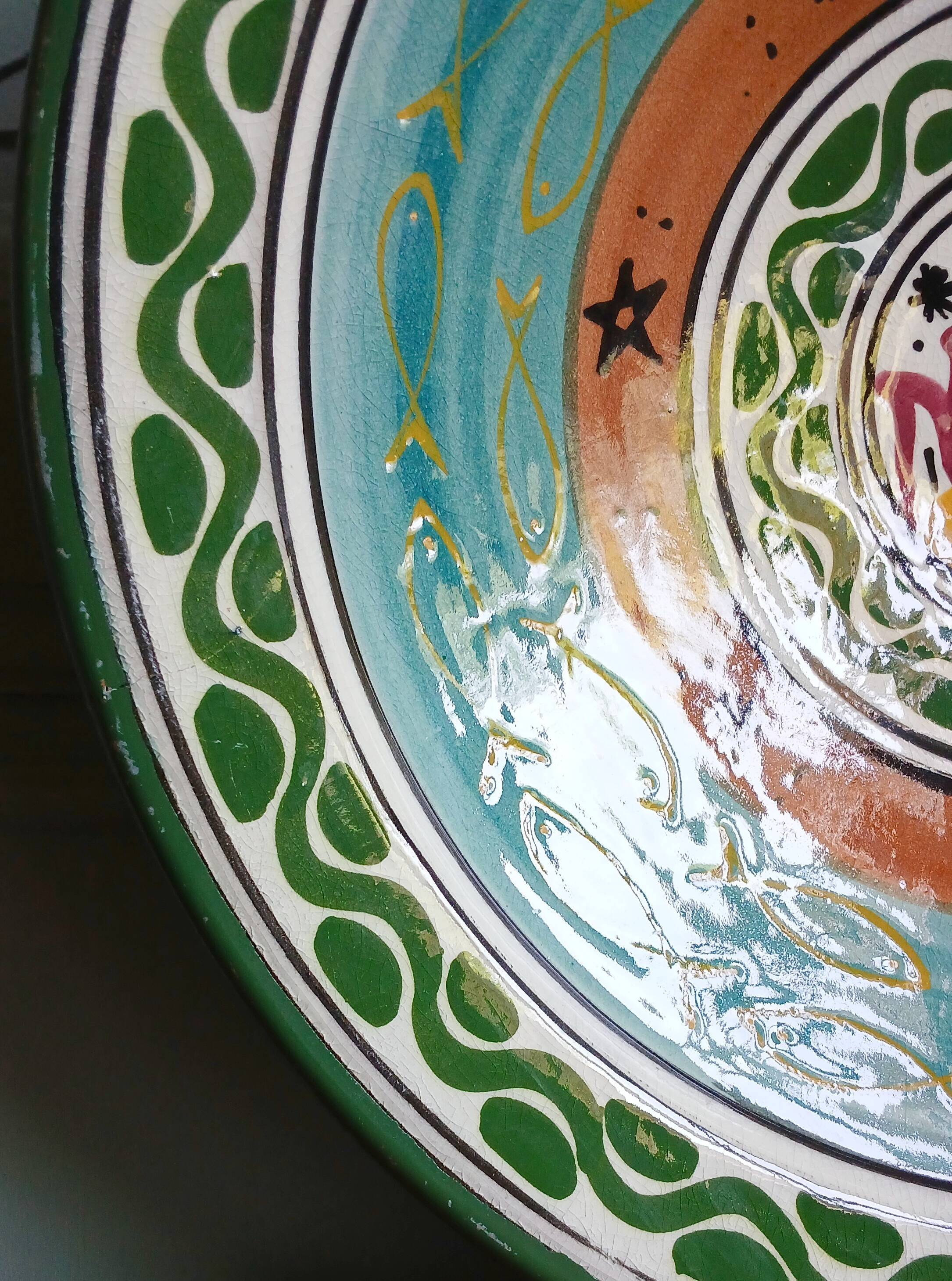 Plate on pedestal XL signed. Potters' City Safi in Morocco.