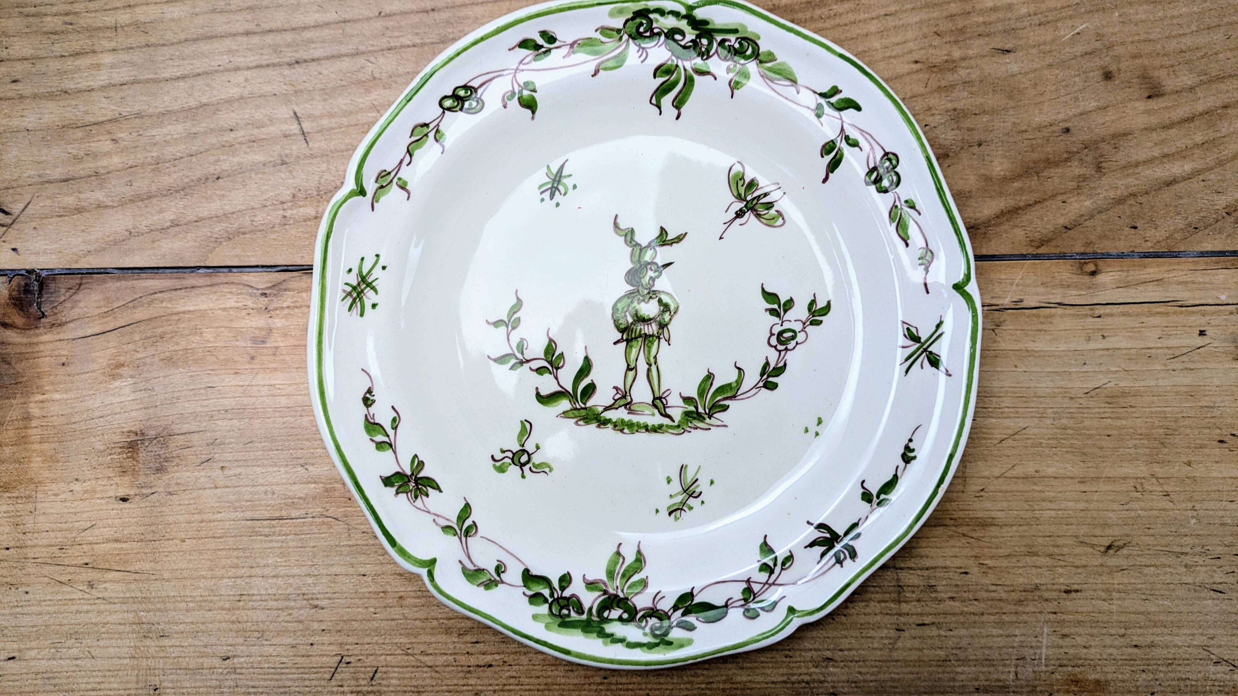 Moustiers plate - signed Paulette Quinson (1899-1984)
