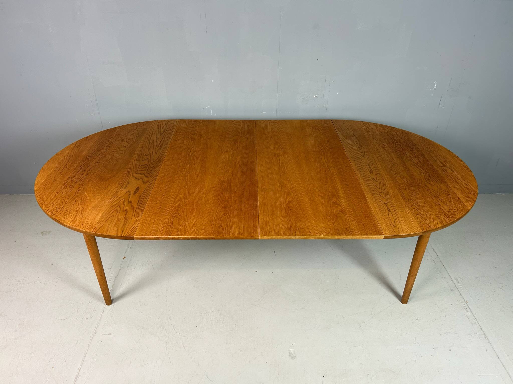 Hans J. Wegner round PP70 extendable dining table for Andreas Tuck, Denmark 1970