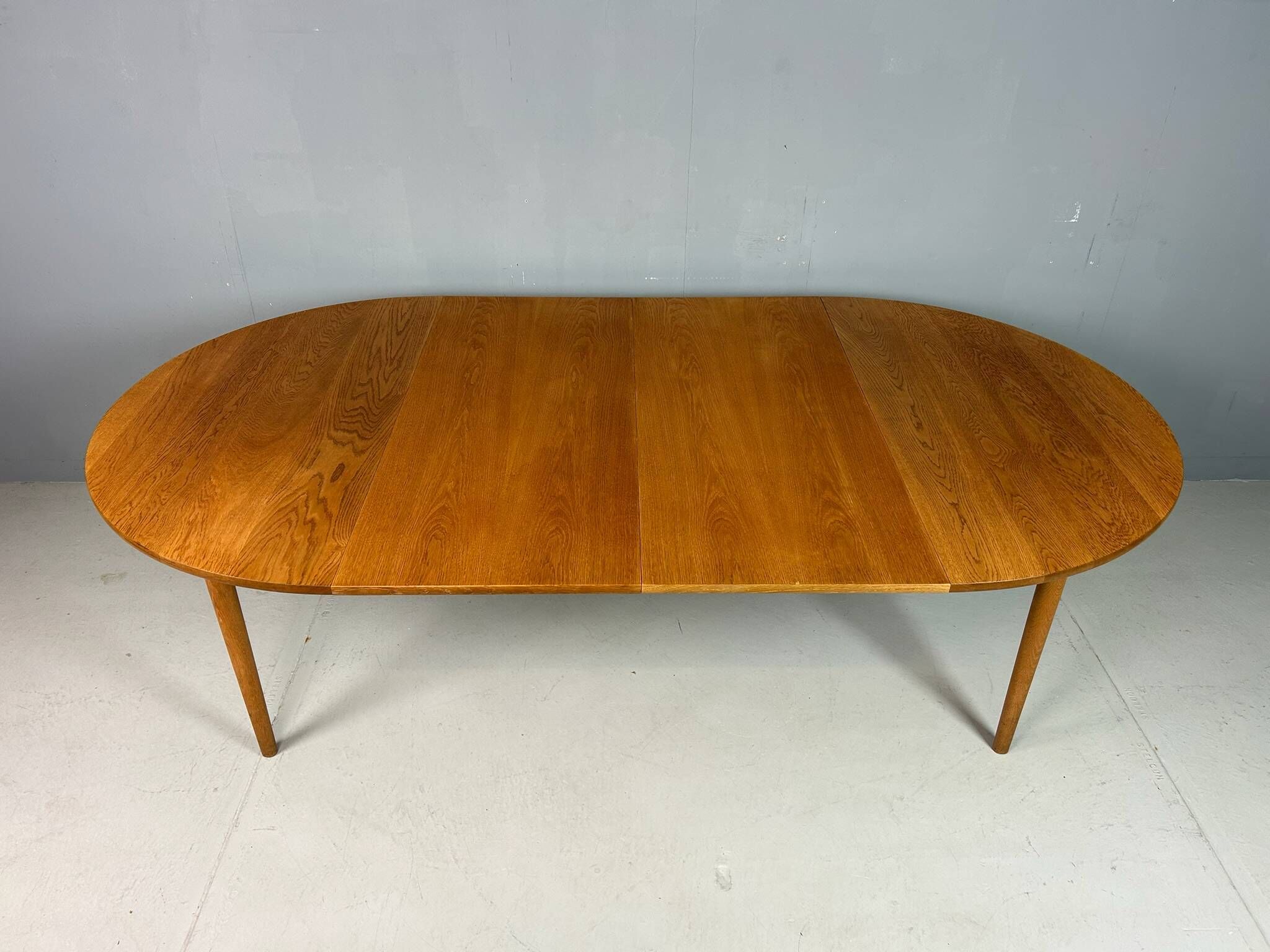 Hans J. Wegner round PP70 extendable dining table for Andreas Tuck, Denmark 1970