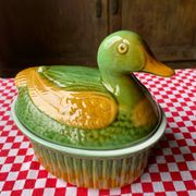 Terrine en barbotine canard vintage