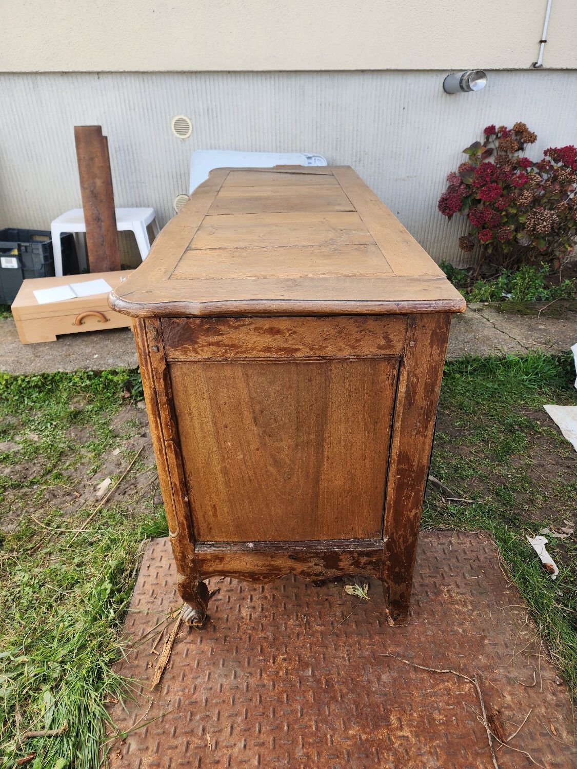 Louis XV style chest of drawers
