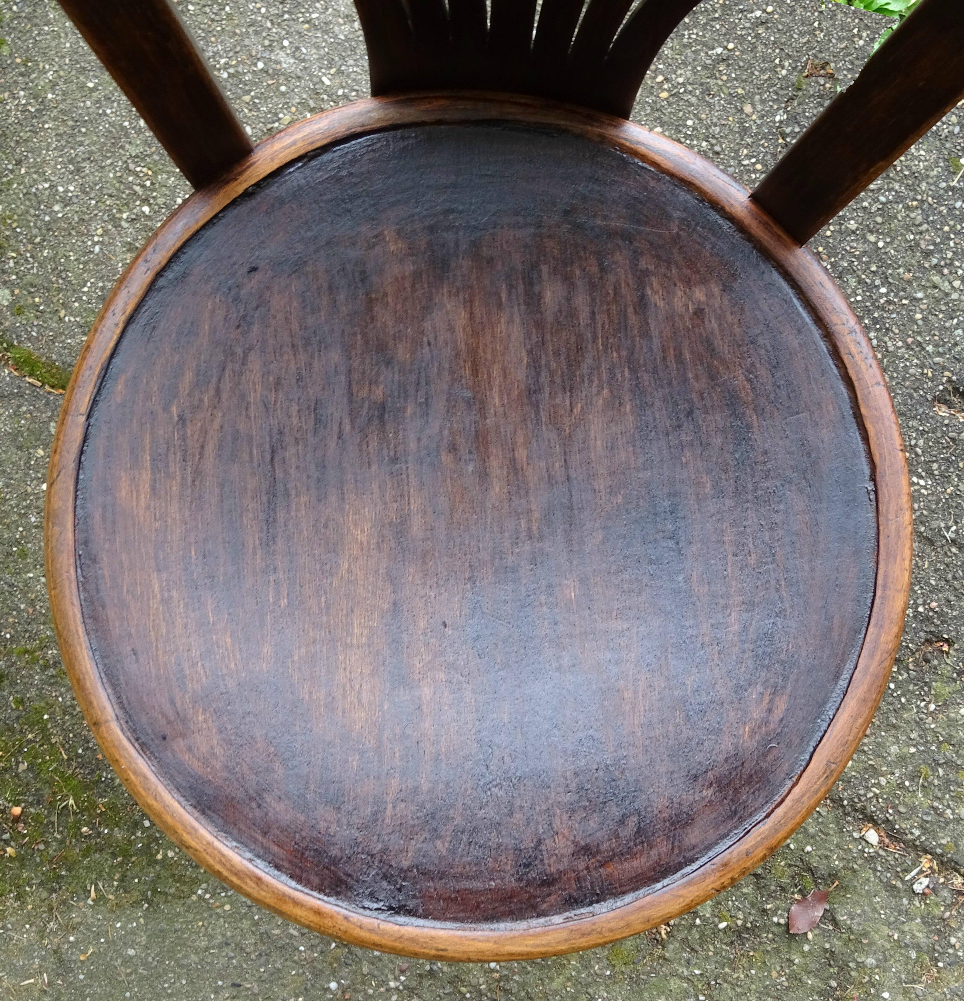 2 stools/bistro chairs, Thonet 1925, with palmette backrest No Baumann