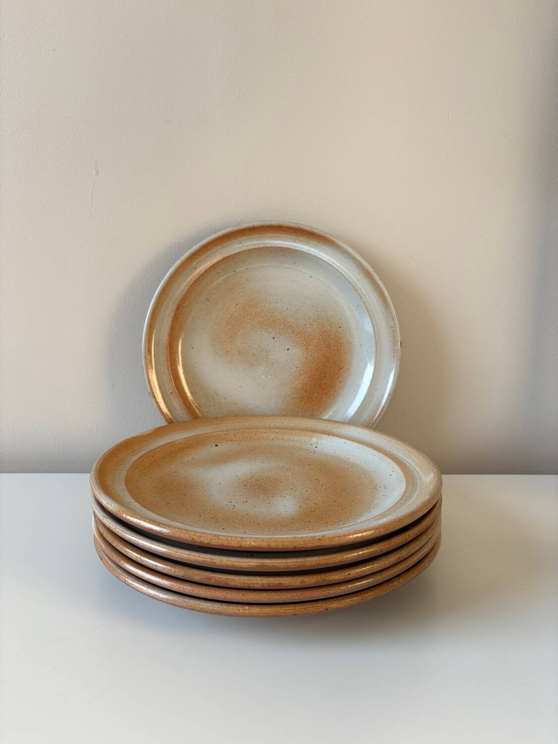 Plates and dish Stoneware from the Marsh