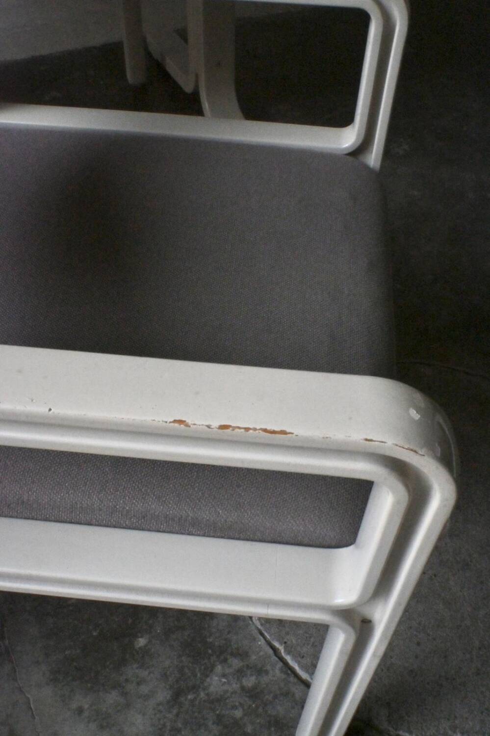 Dining table set and 4 dining chairs by Pierre Mennen for Pastoe.