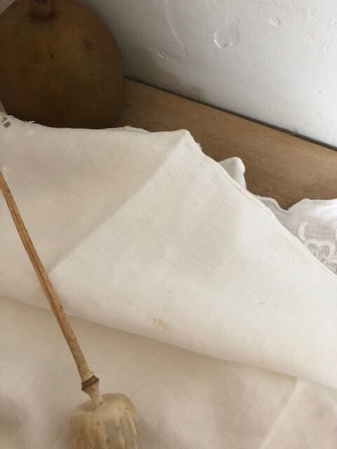 Set of 10 white and embroidered vintage napkins