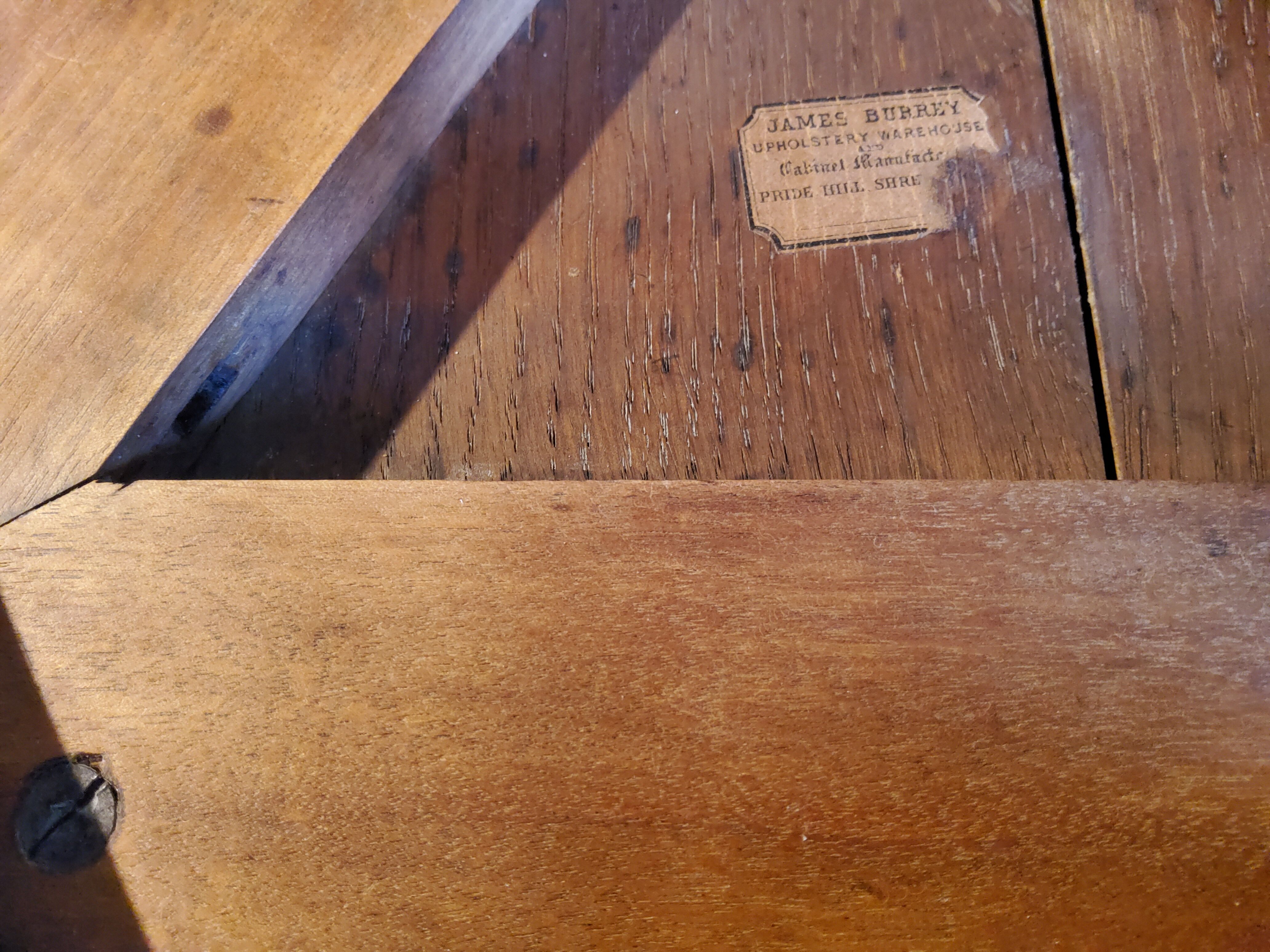 Table pieds tournés