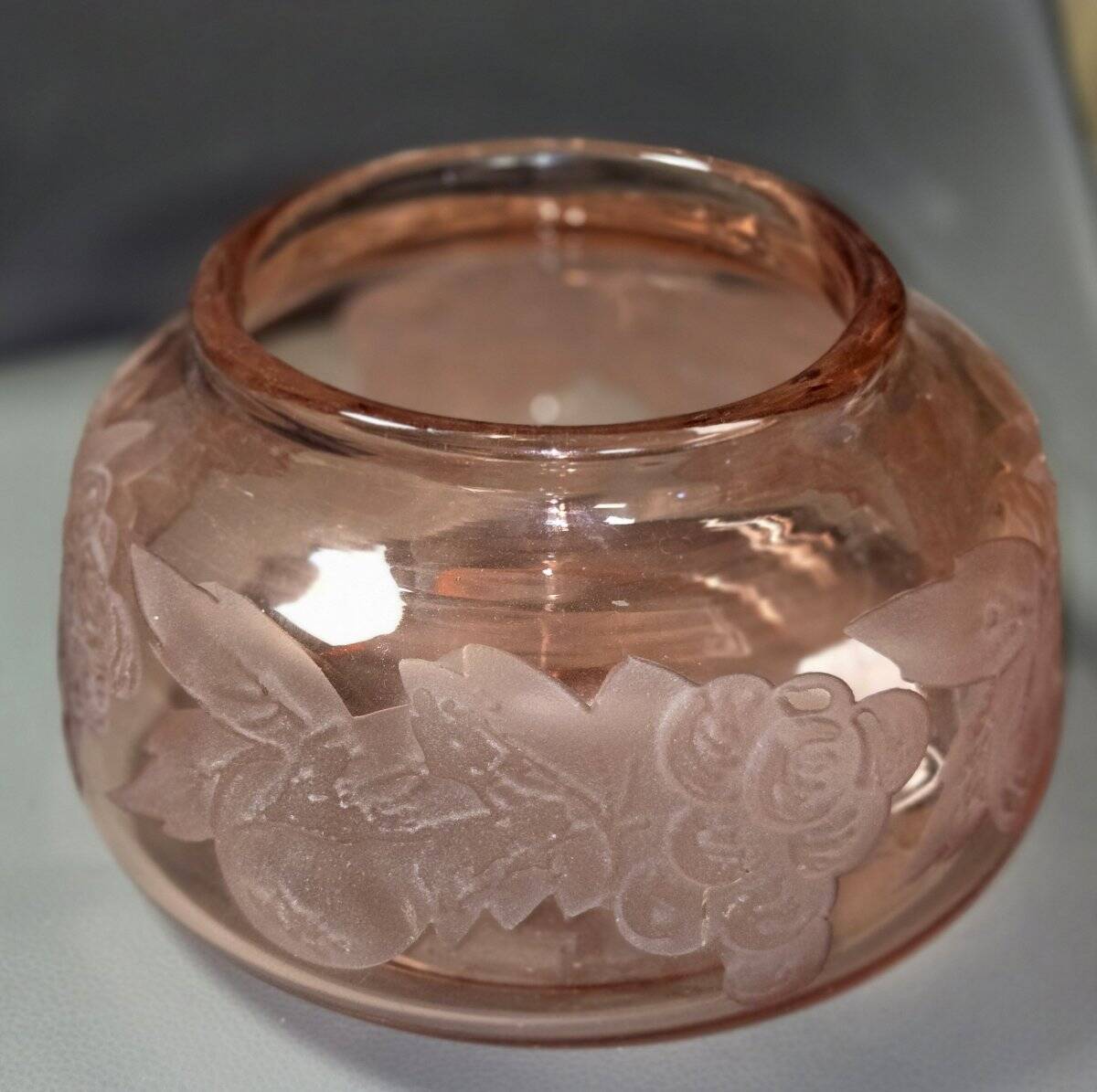 Legras: very important glass vase with acid-etched patterns.