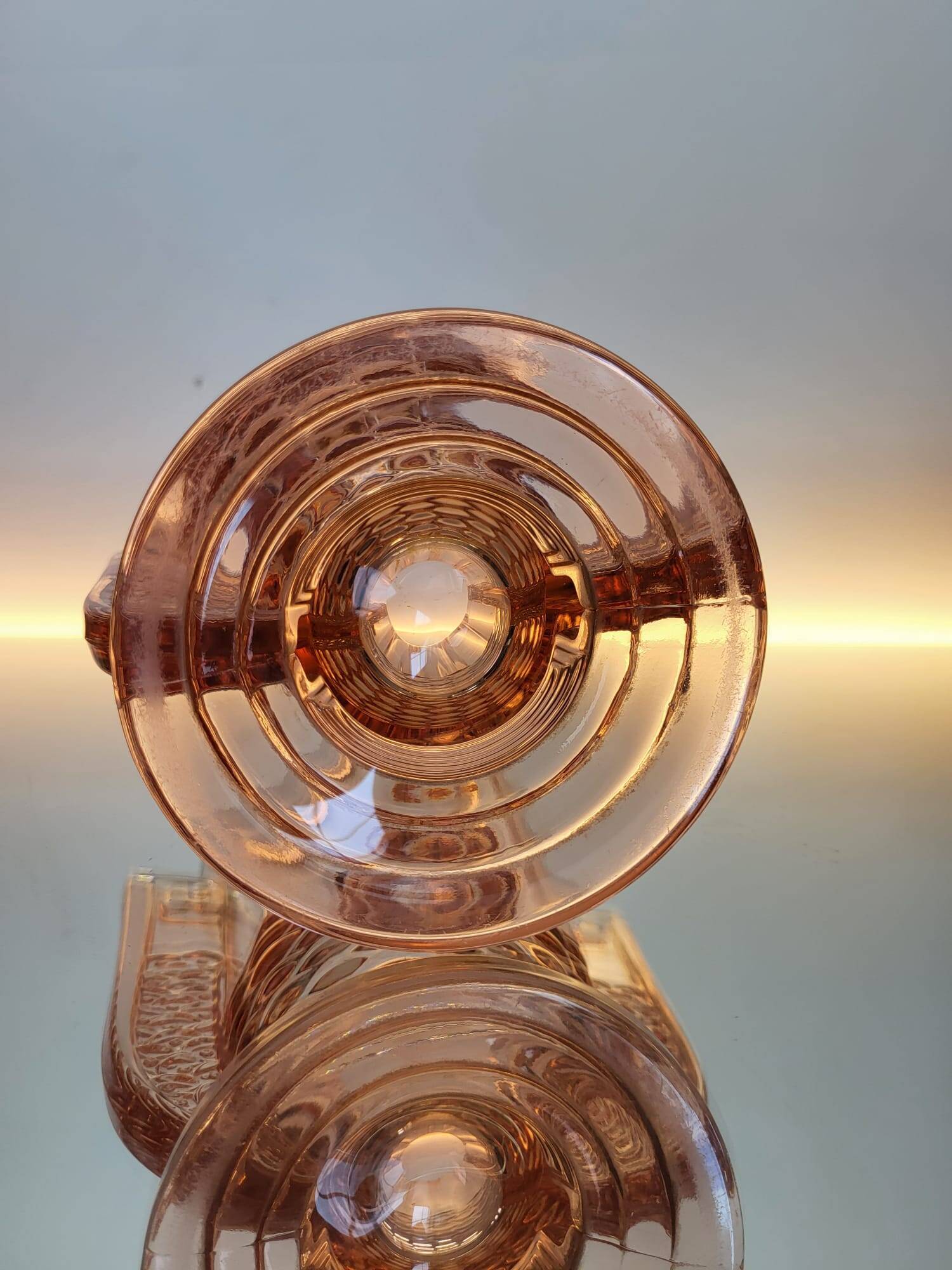 Vase Art déco en cristal Val Saint Lambert rose, série Luxval modèle Romeo, Belgique