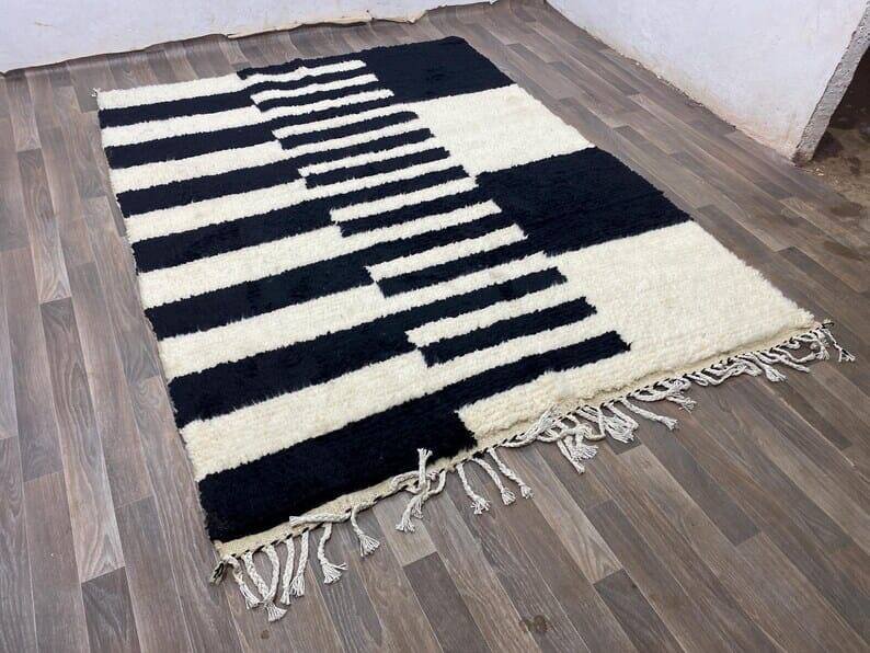 Handmade wool rug size 150 x 250 cm