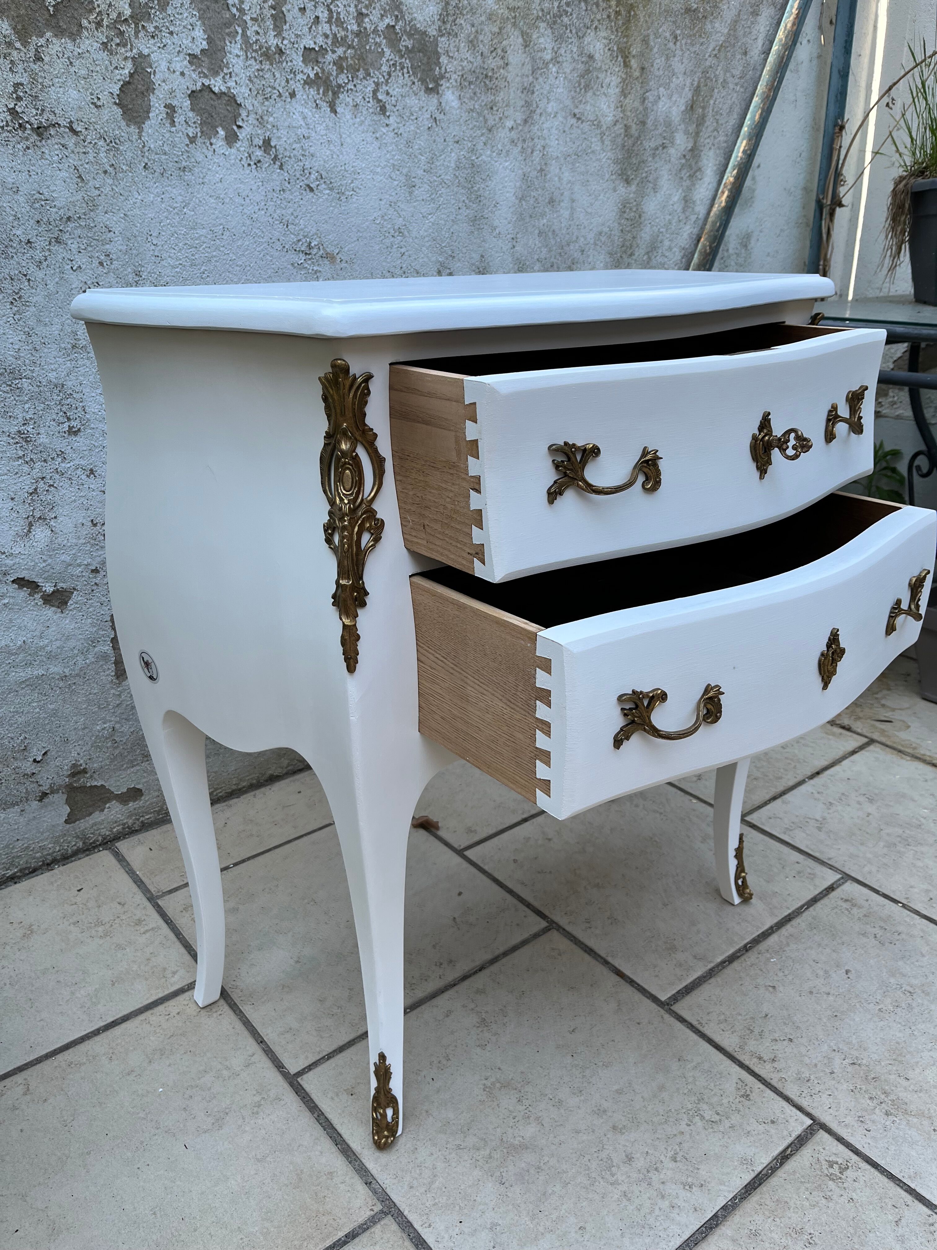 Louis XV chest of drawers