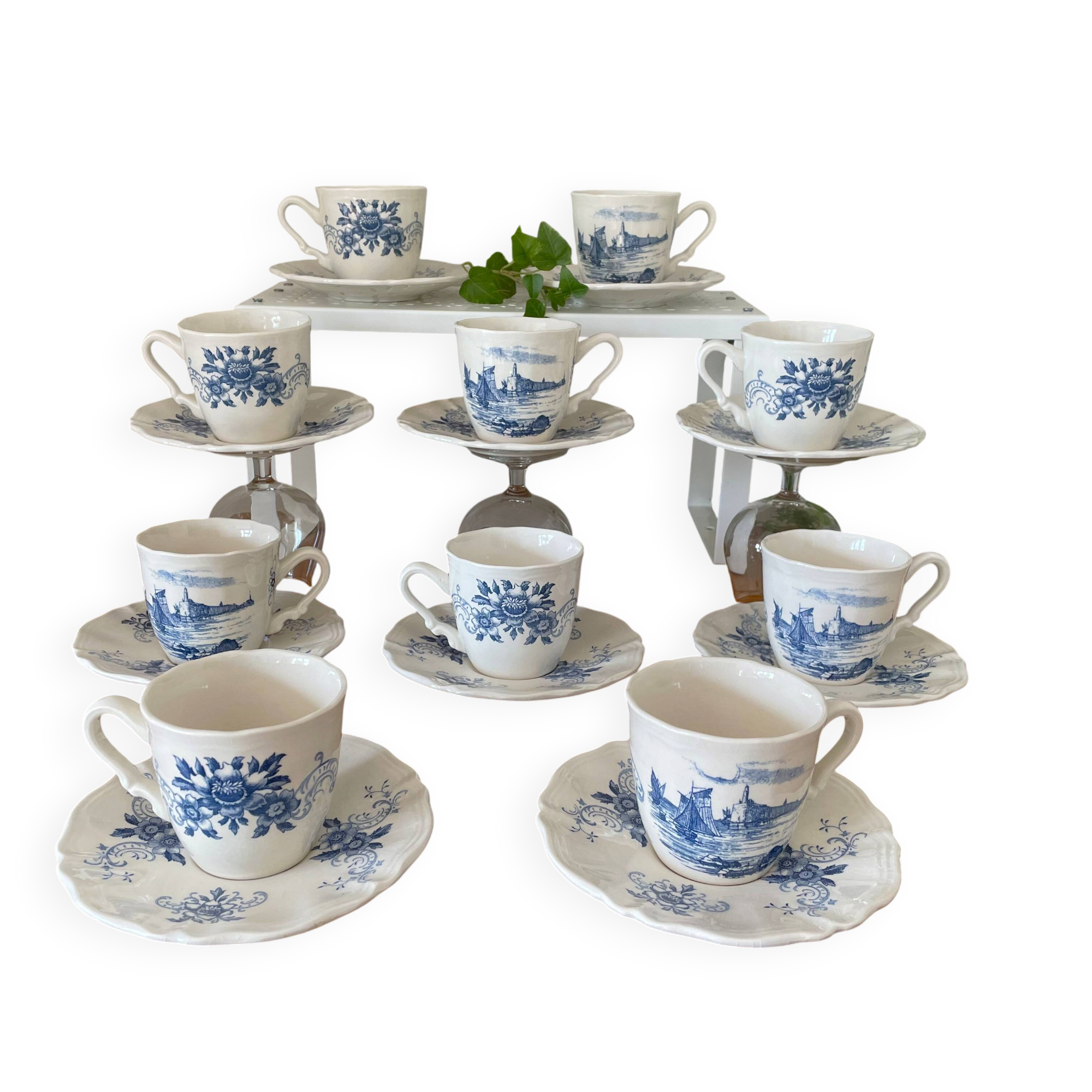 Antique coffee service in Sarreguemines earthenware.
