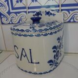 Ceramic salt pot