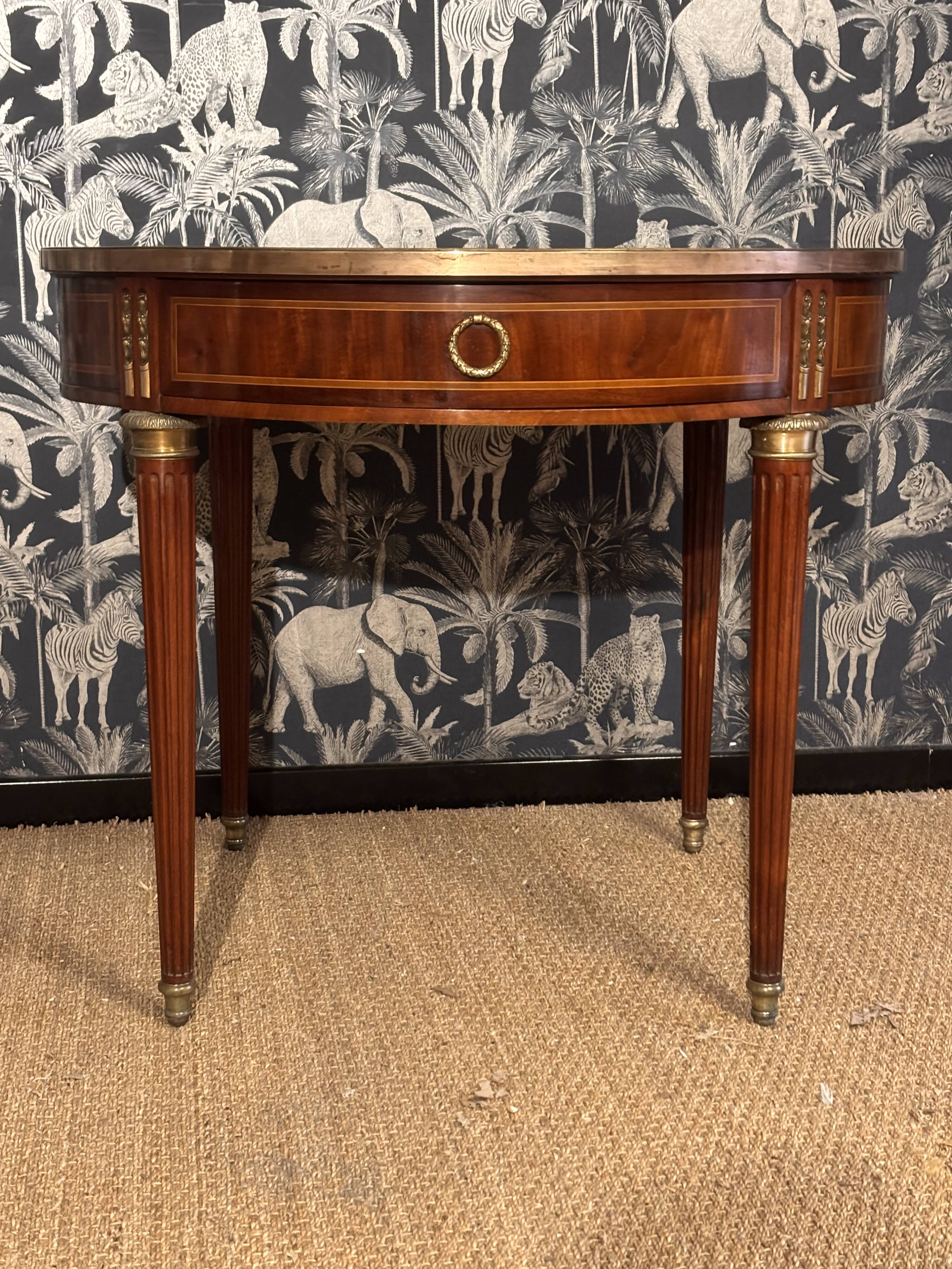 Table de milieu style Louis XVI fin XIX eme