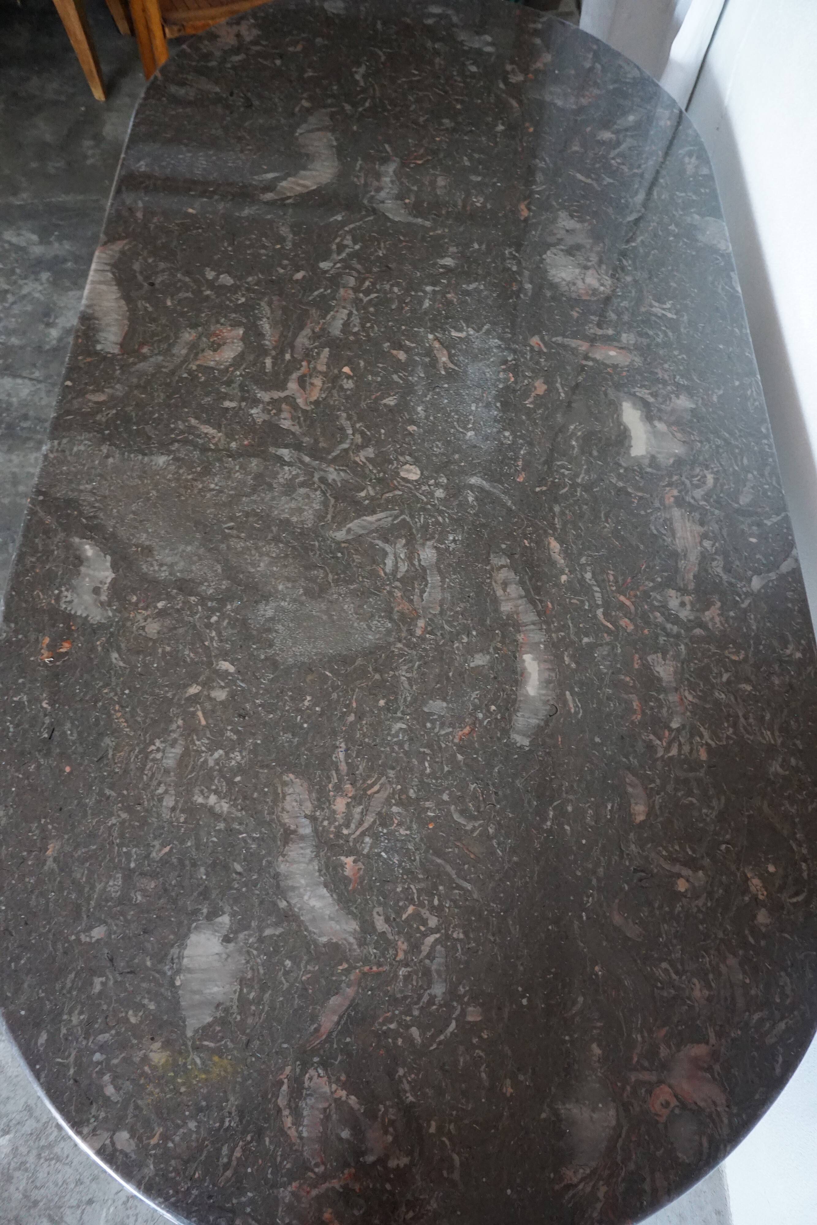 Table à manger en marbre