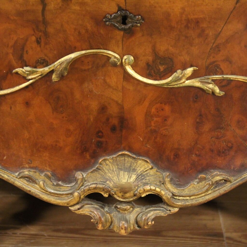 Venetian dresser from the 20th century
