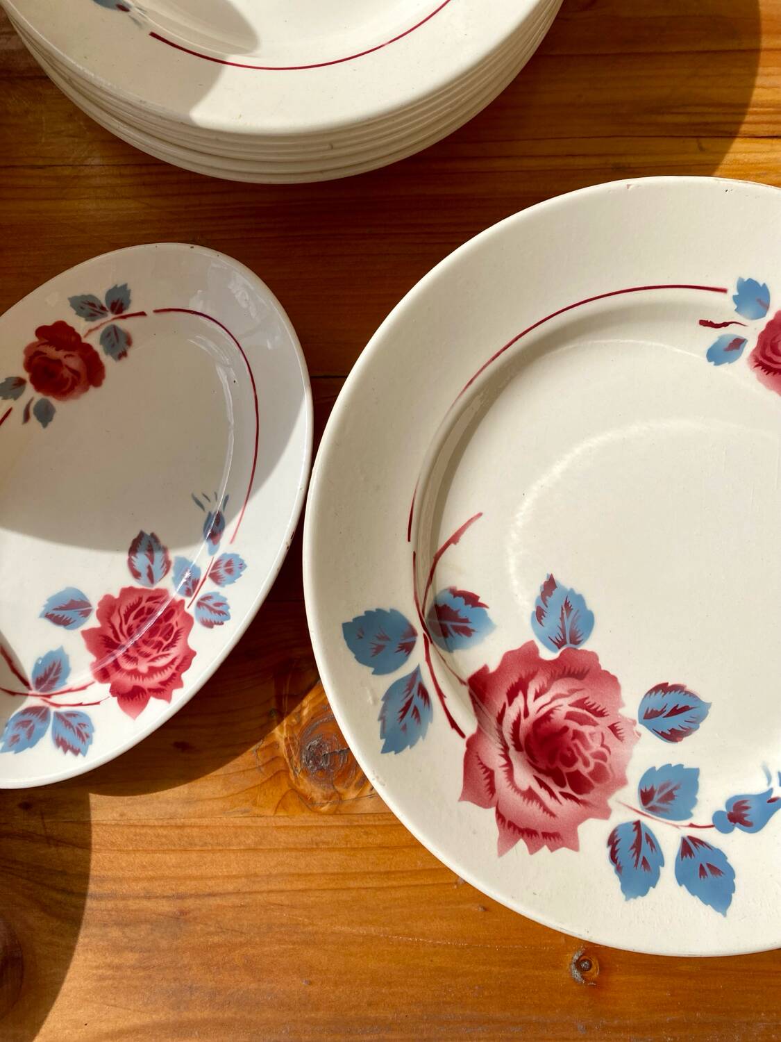 Decorative ceramic plate